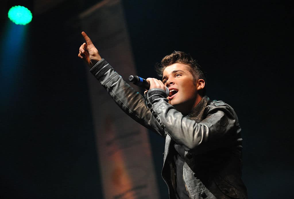 Joe McElderry performs in 