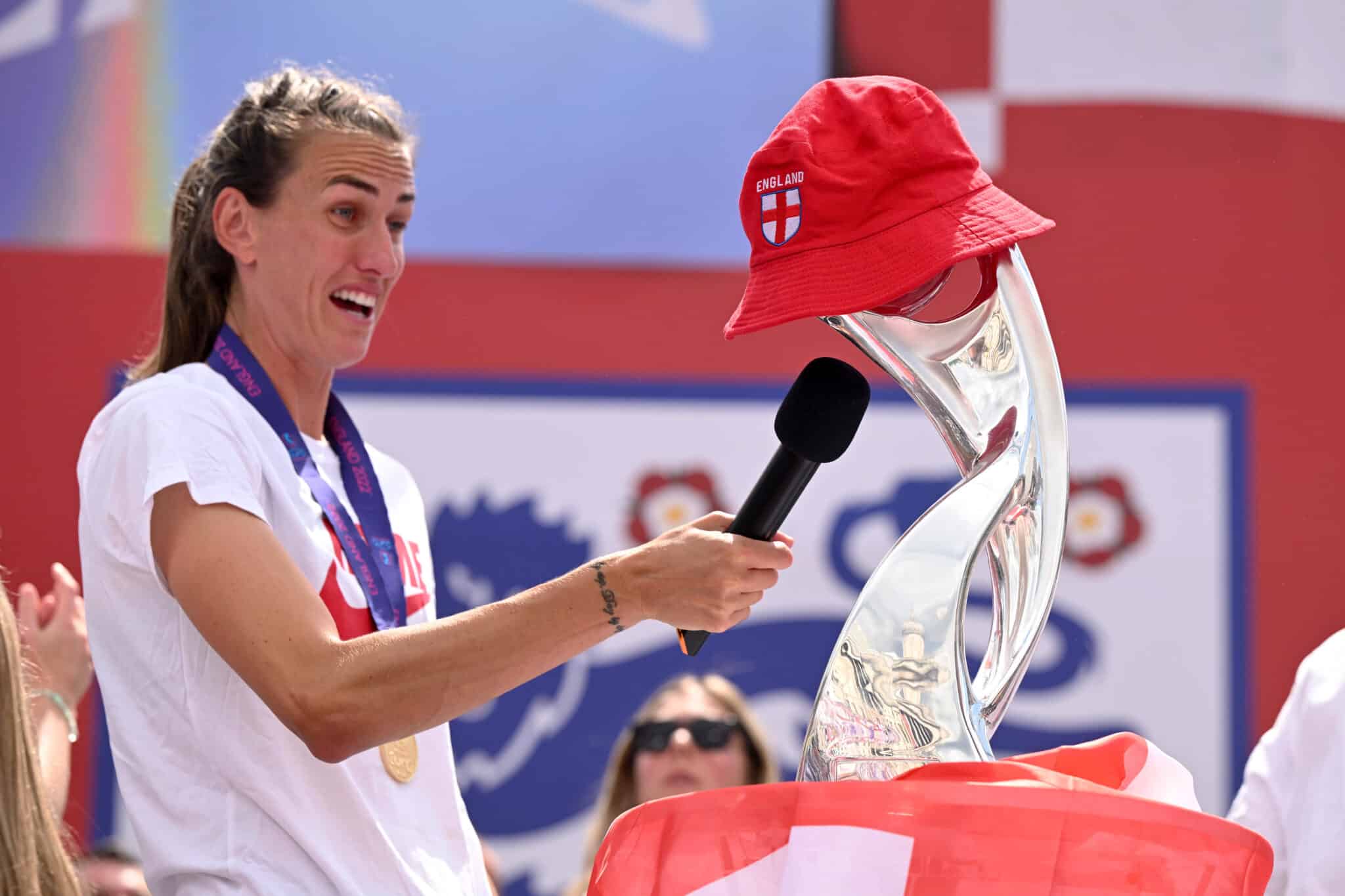 England hero Jill Scott interviewing the Euro 2022 trophy is beyond iconic