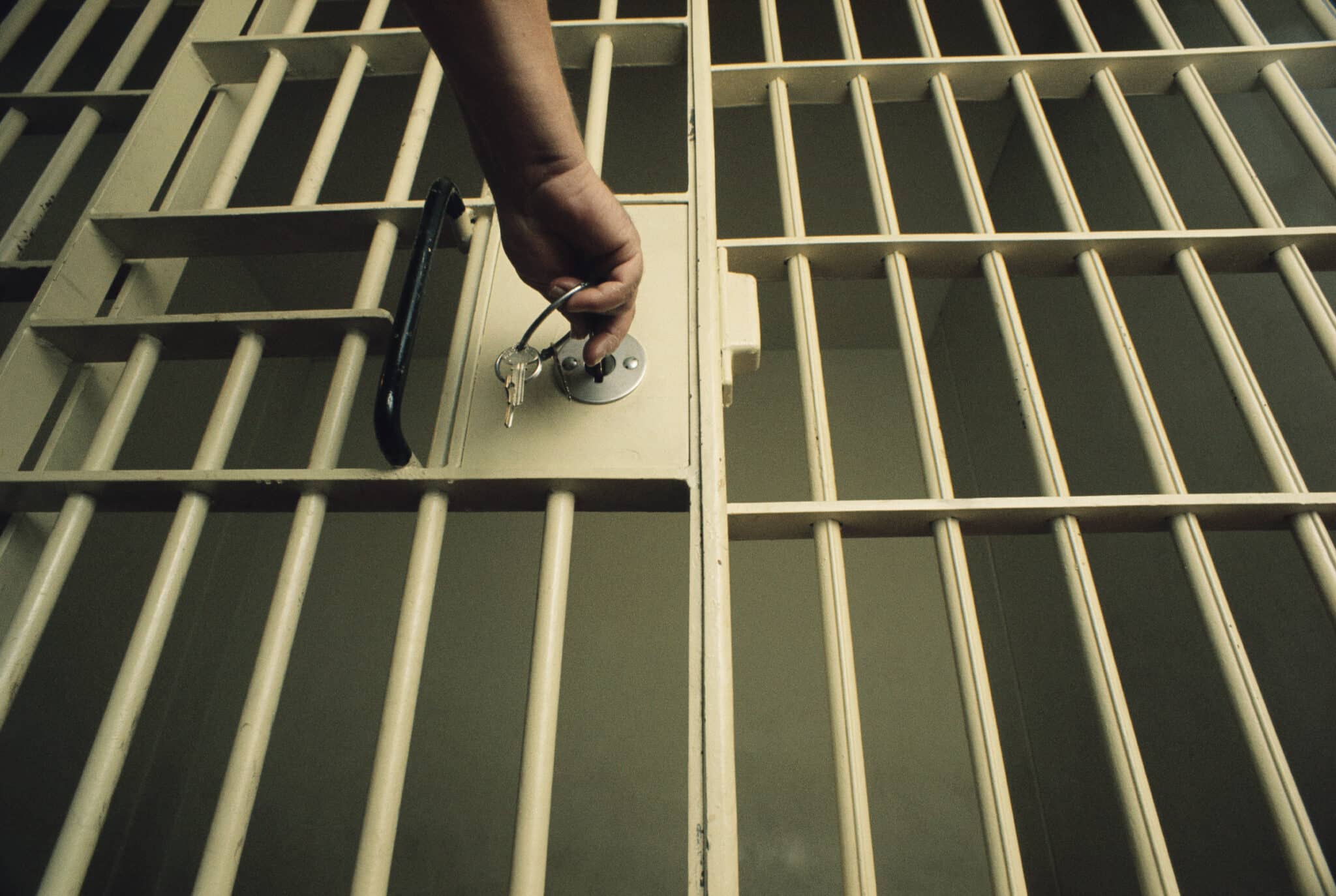 Trans male prison guard banned from strip-searching Muslim inmate, court rules