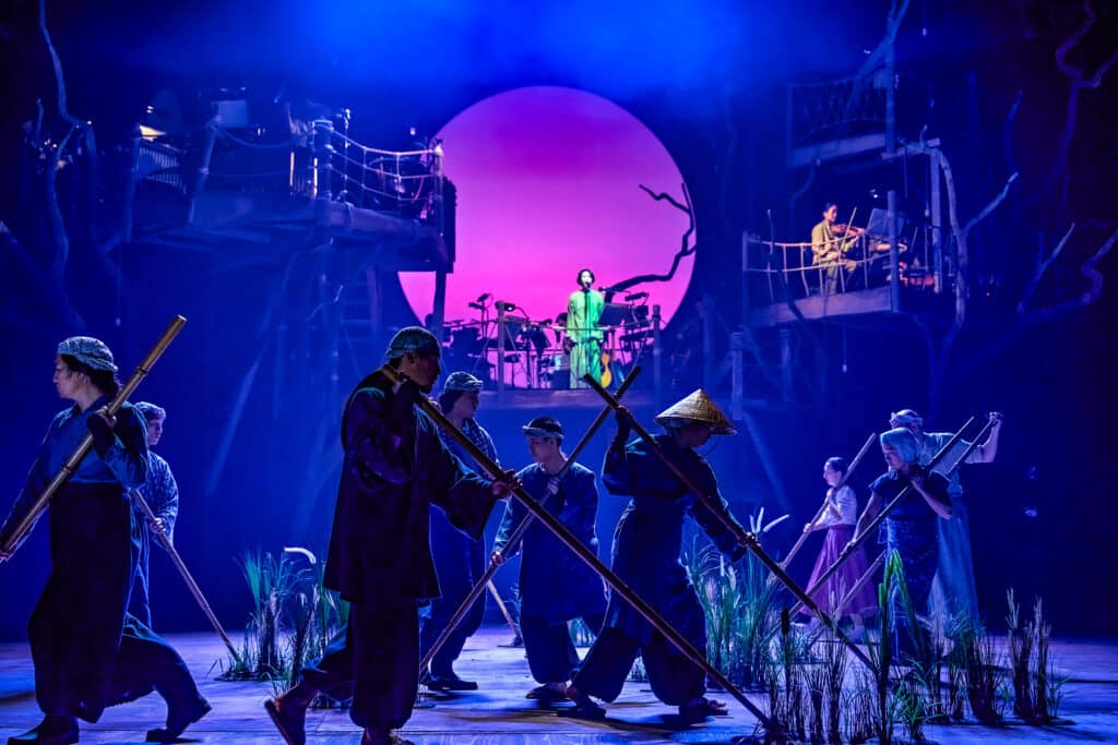 Ai Ninomiya and members of the My Neighbour Totoro company. (Manuel Harlan/RSC/Nippon TV)