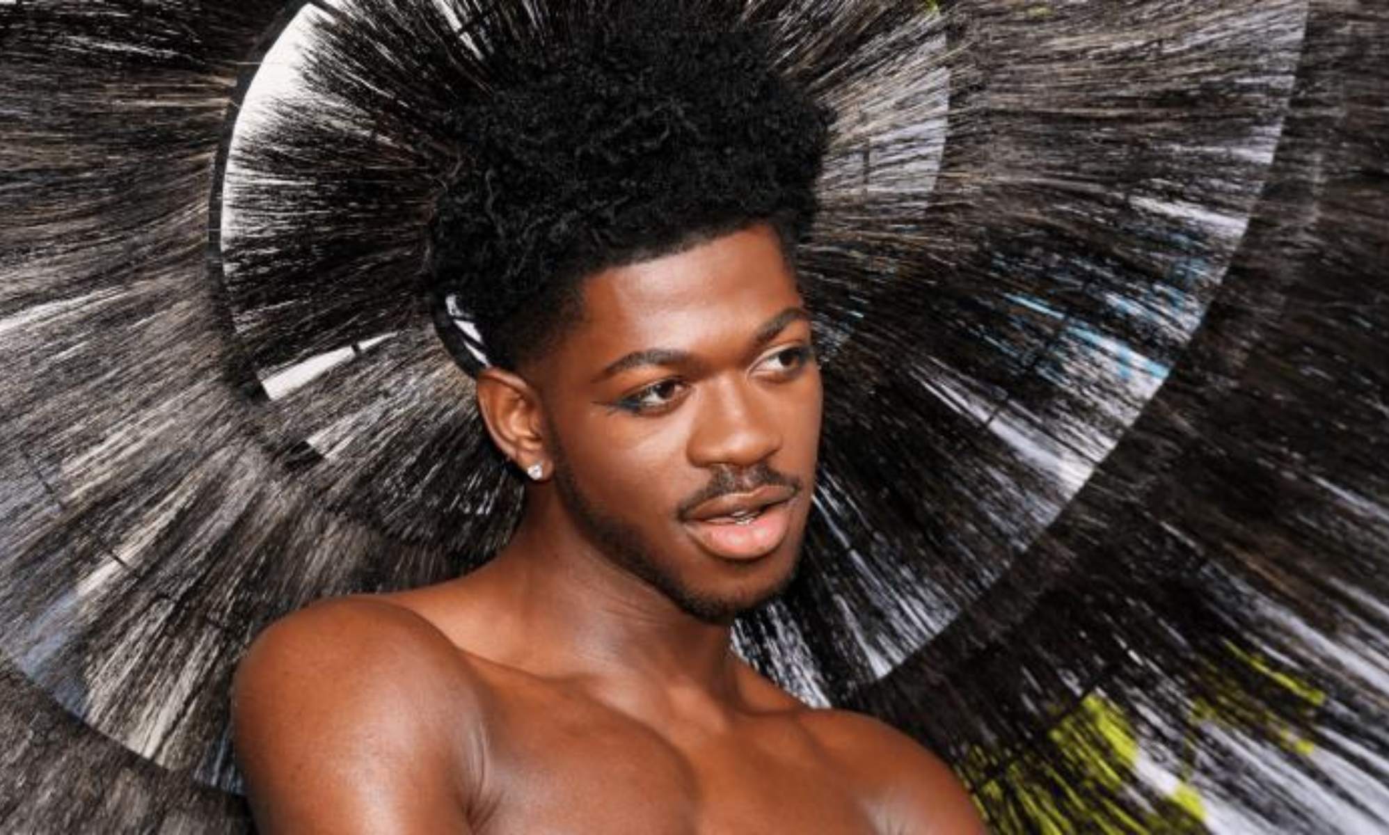 Lil Nas X clarifies why he doesn't want poppers at his concerts