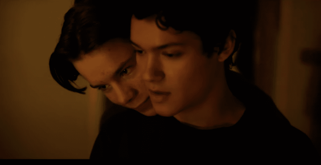 Wilhelm (L) asks Simon (R) about his fishes. (Netflix)