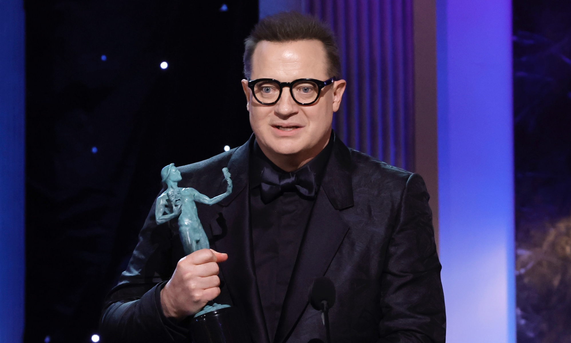 Brendan Fraser tearfully addresses Hollywood struggles in SAG Awards speech: 'Bawling like a baby'