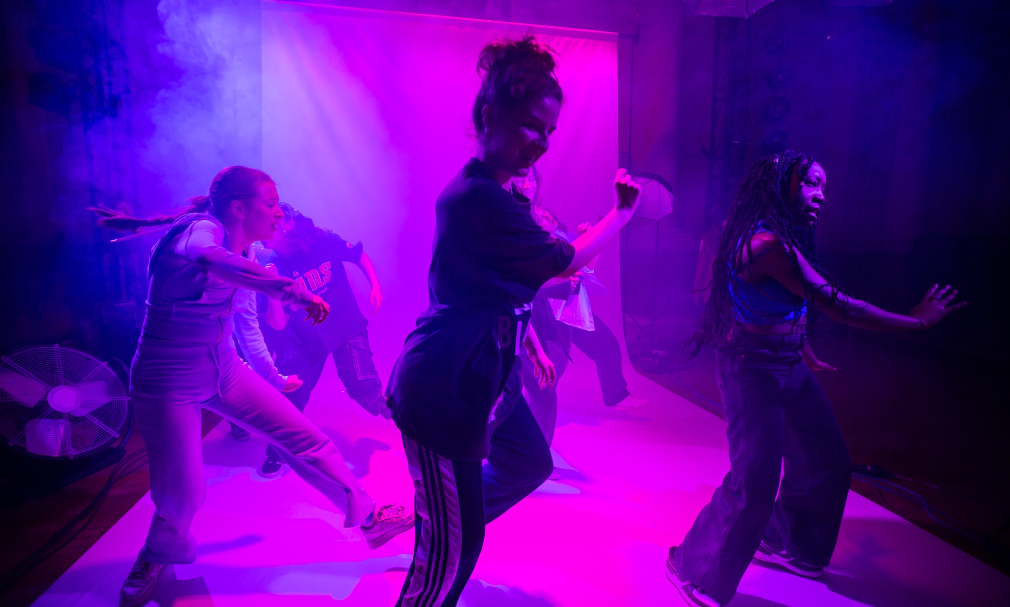 Flies performance. (Chelsey Cliff/Cat Fuller)