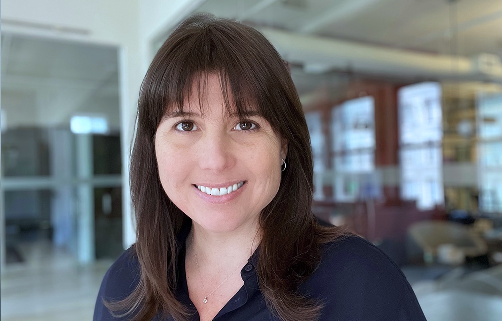 Gina Trapani is smiling front and center.