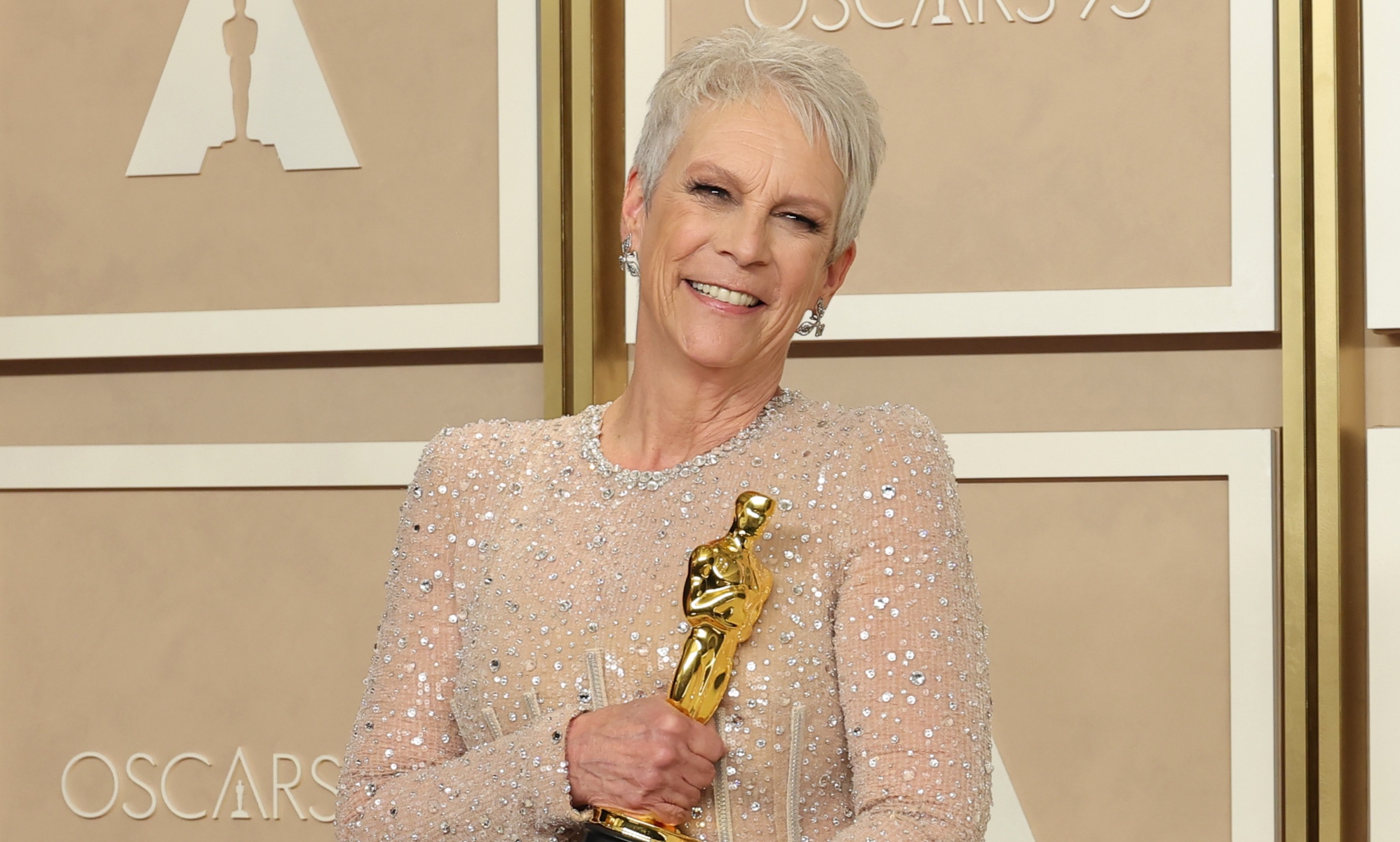 Jamie Lee Curtis weighs in on gender-neutral awards categories 'as the mother of a trans daughter'