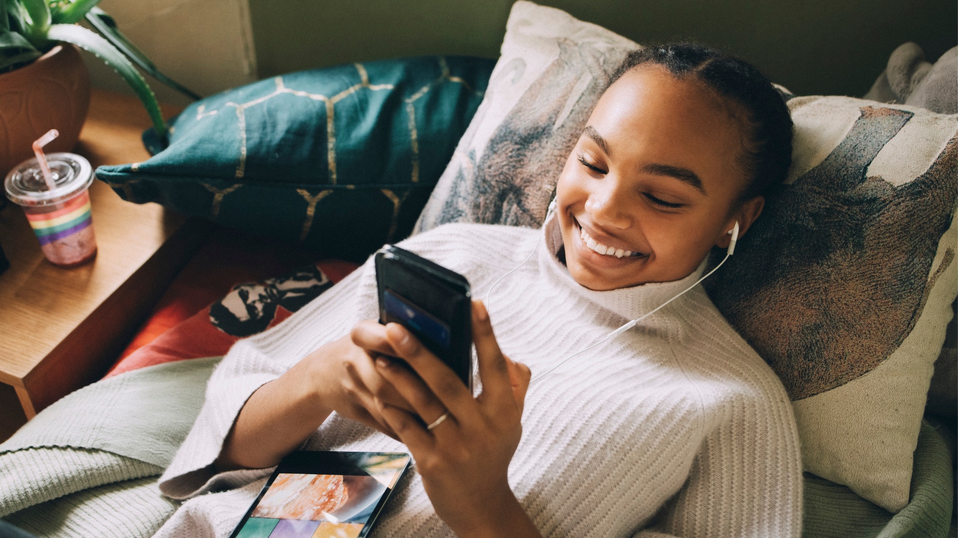 There’s a worrying reason why young LGBTQ+ people spend so much time on their phones, study finds