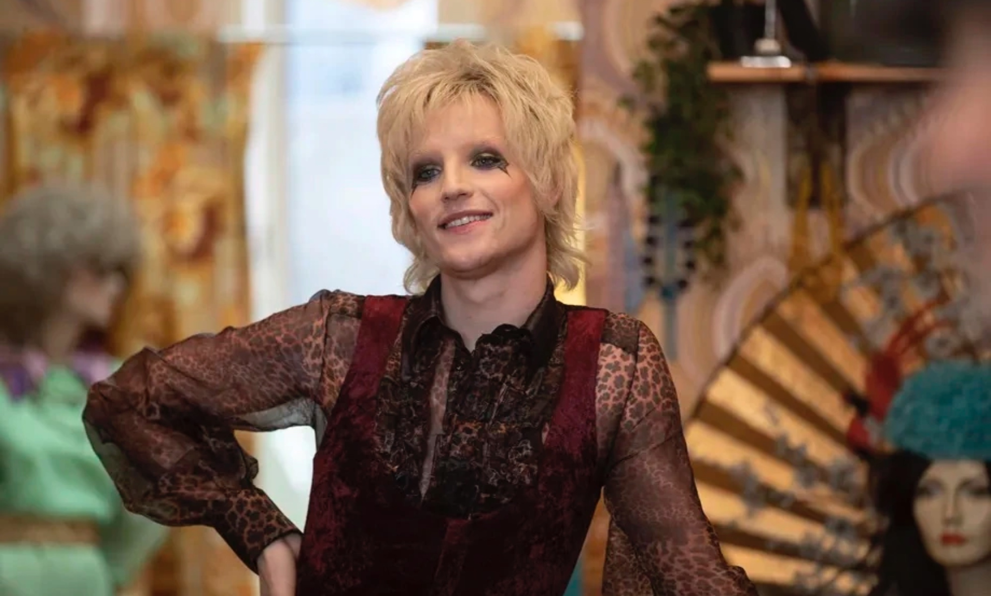 Fashion designer Artie in Cruella. 