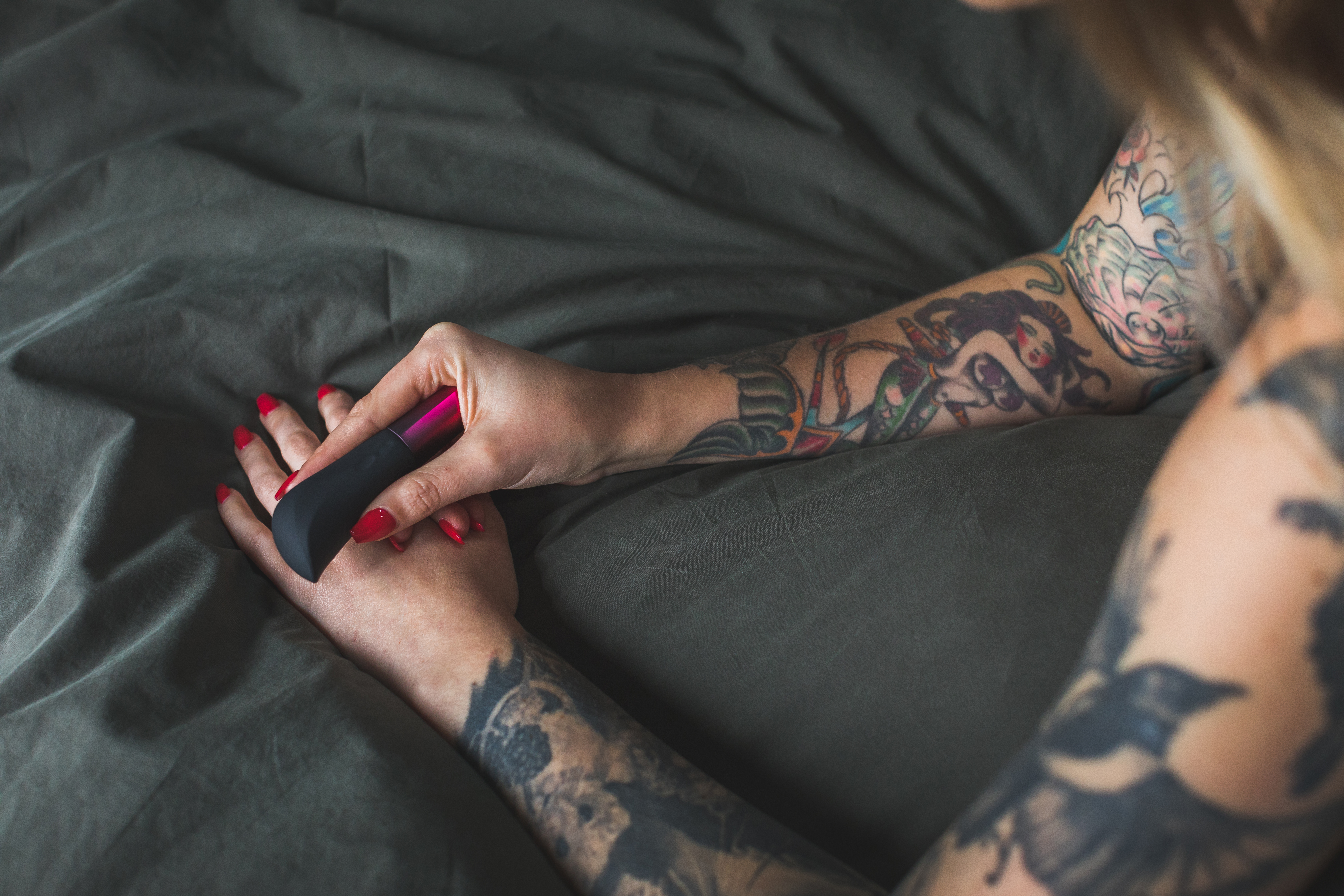 The AMO is the petite bullet vibrator that packs a powerful punch. 