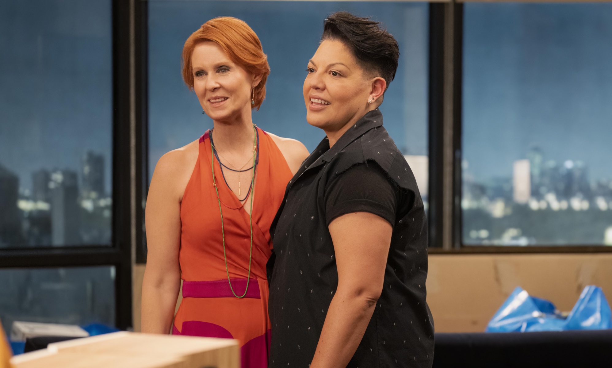 Miranda and Che in And Just Like That... 