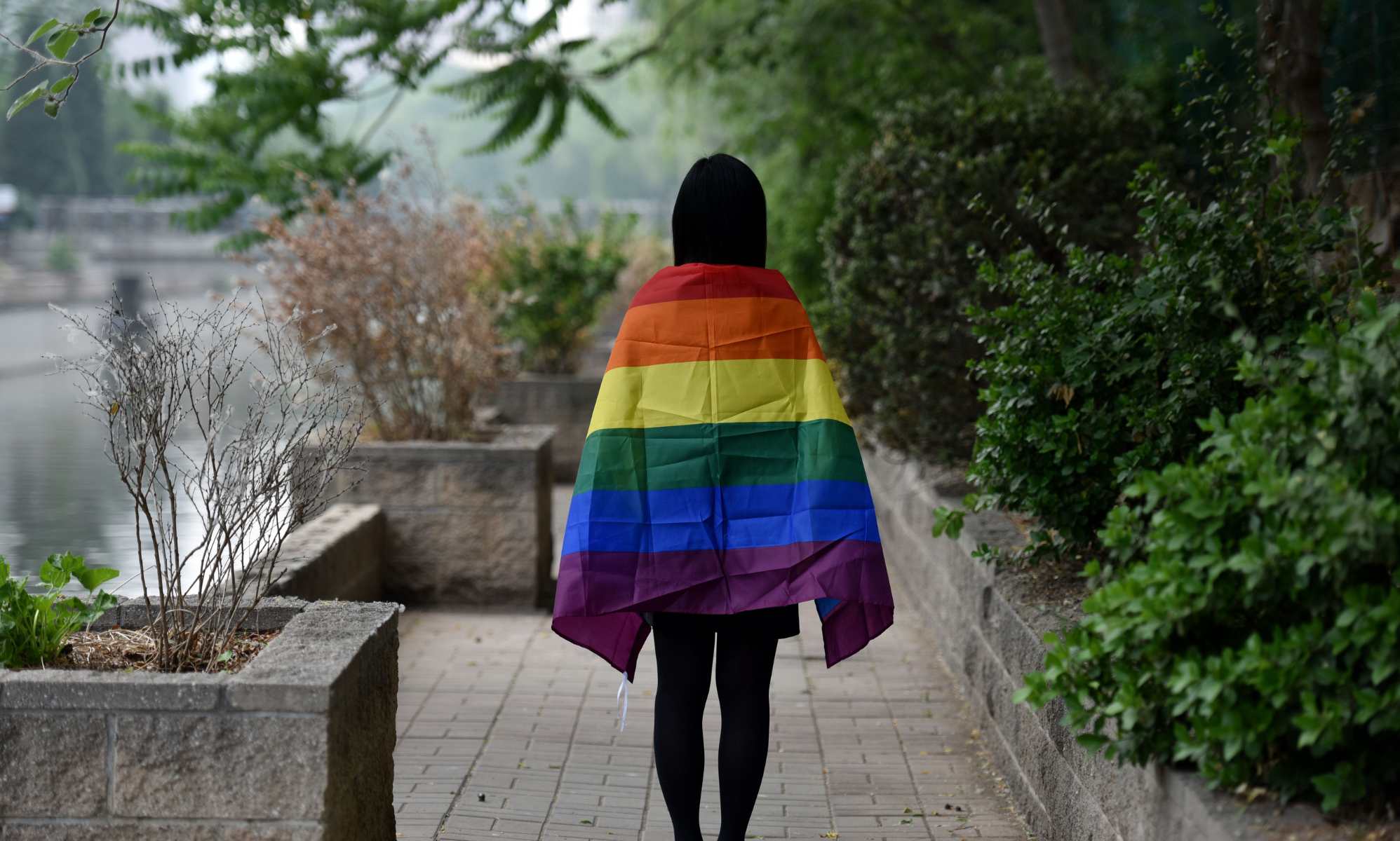 Pop fans report ban on rainbow clothing at concert in China