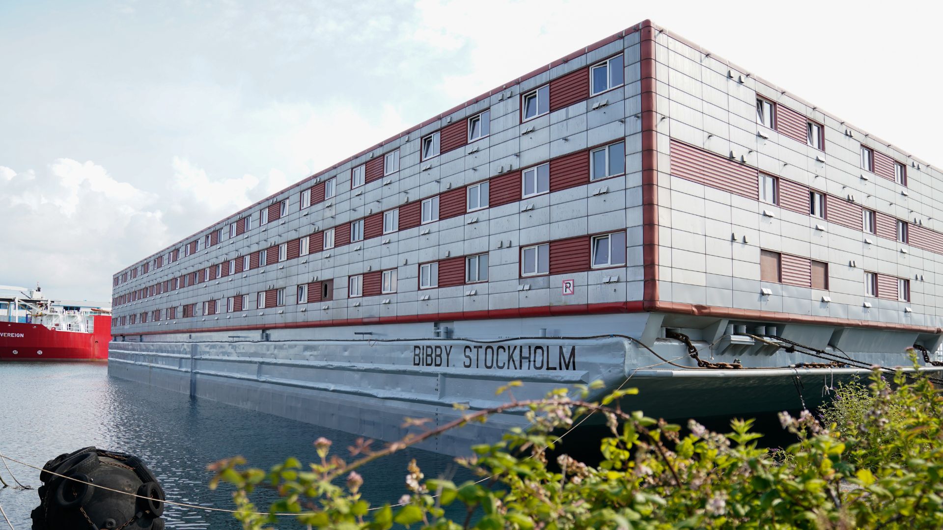 UK government threatens asylum seekers who refused to board 'barbaric' Bibby Stockholm barge