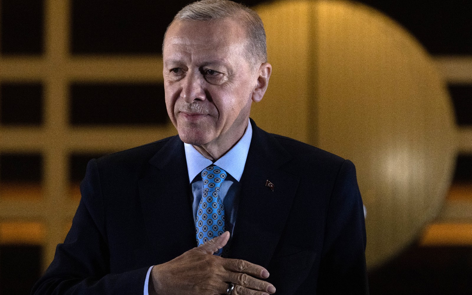 Turkey's president Erdoğan doesn't know what Pride colours are, makes UN complaint anyway