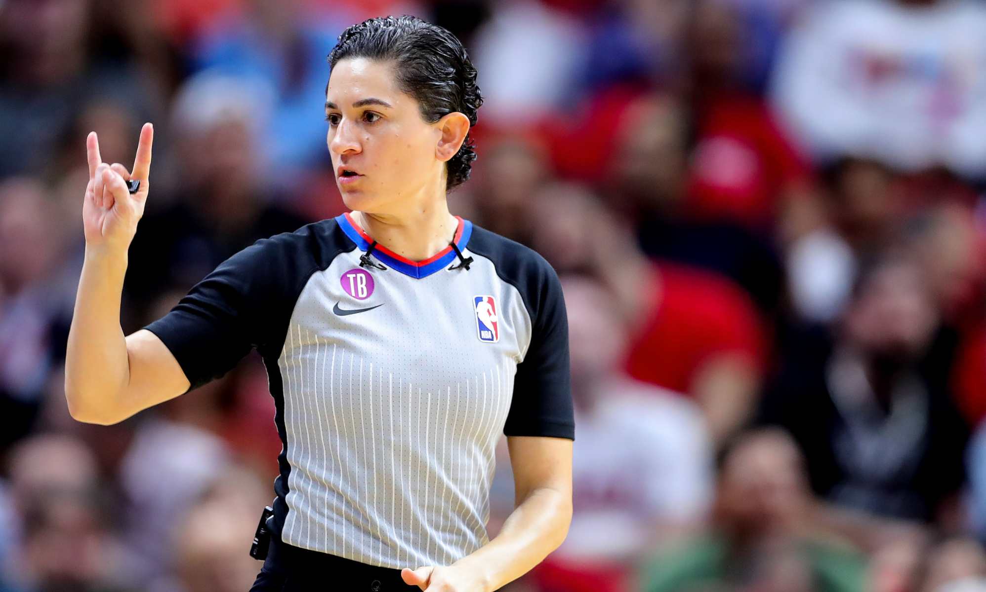 NBA Referee Che Flores