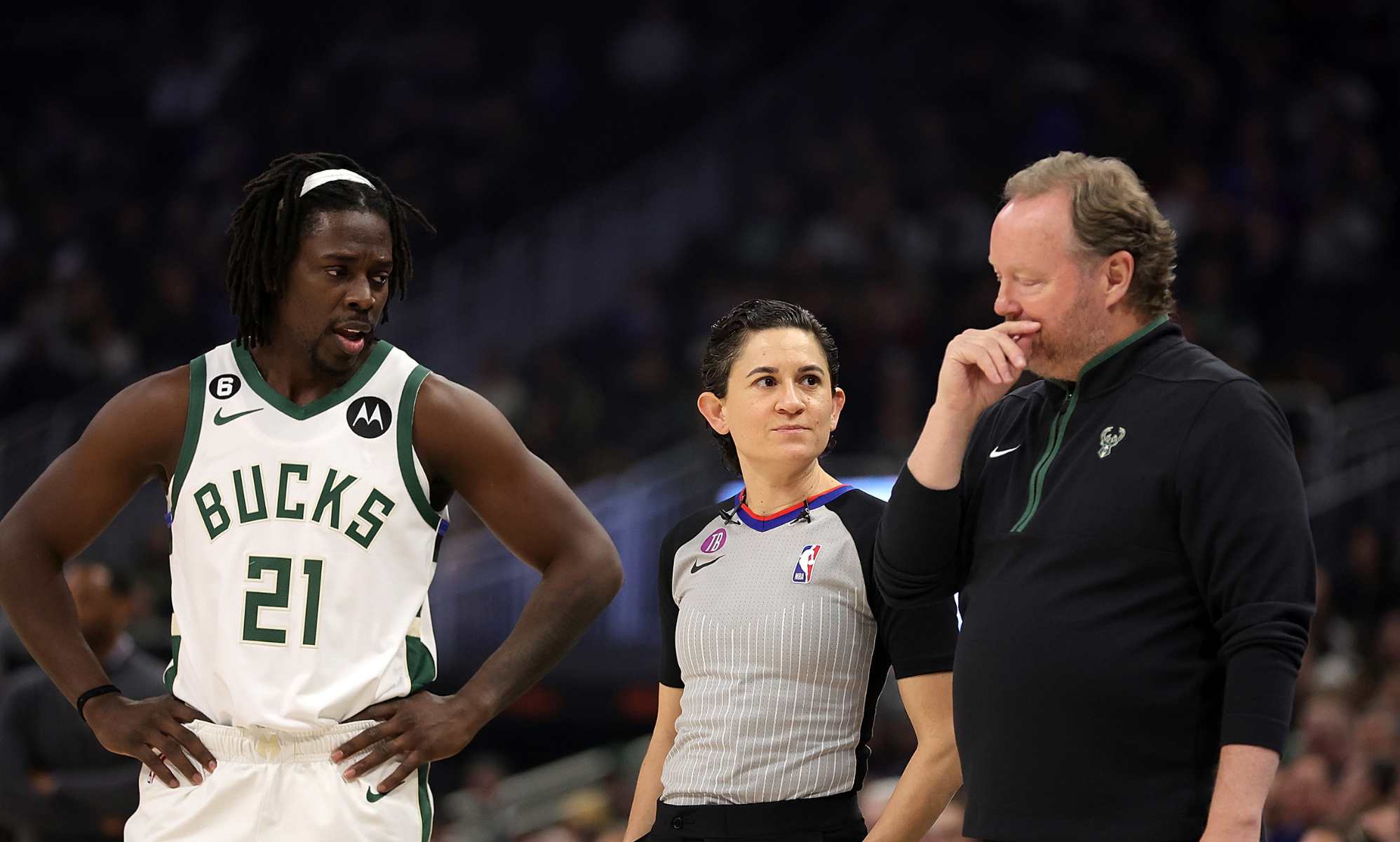 NBA Referee Che Flores