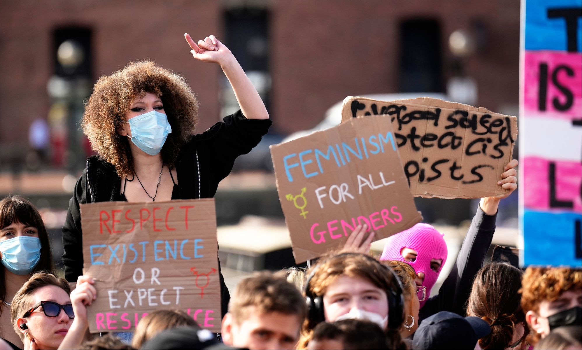 Posie Parker's Liverpool 'Let Women Speak' rally drowned out by LGBTQ+ protesters