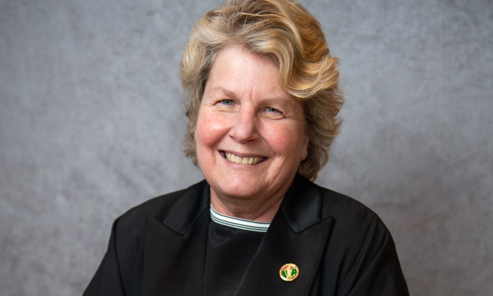 Feminist lesbian Sandi Toksvig trolled and harassed over pro-trans comments