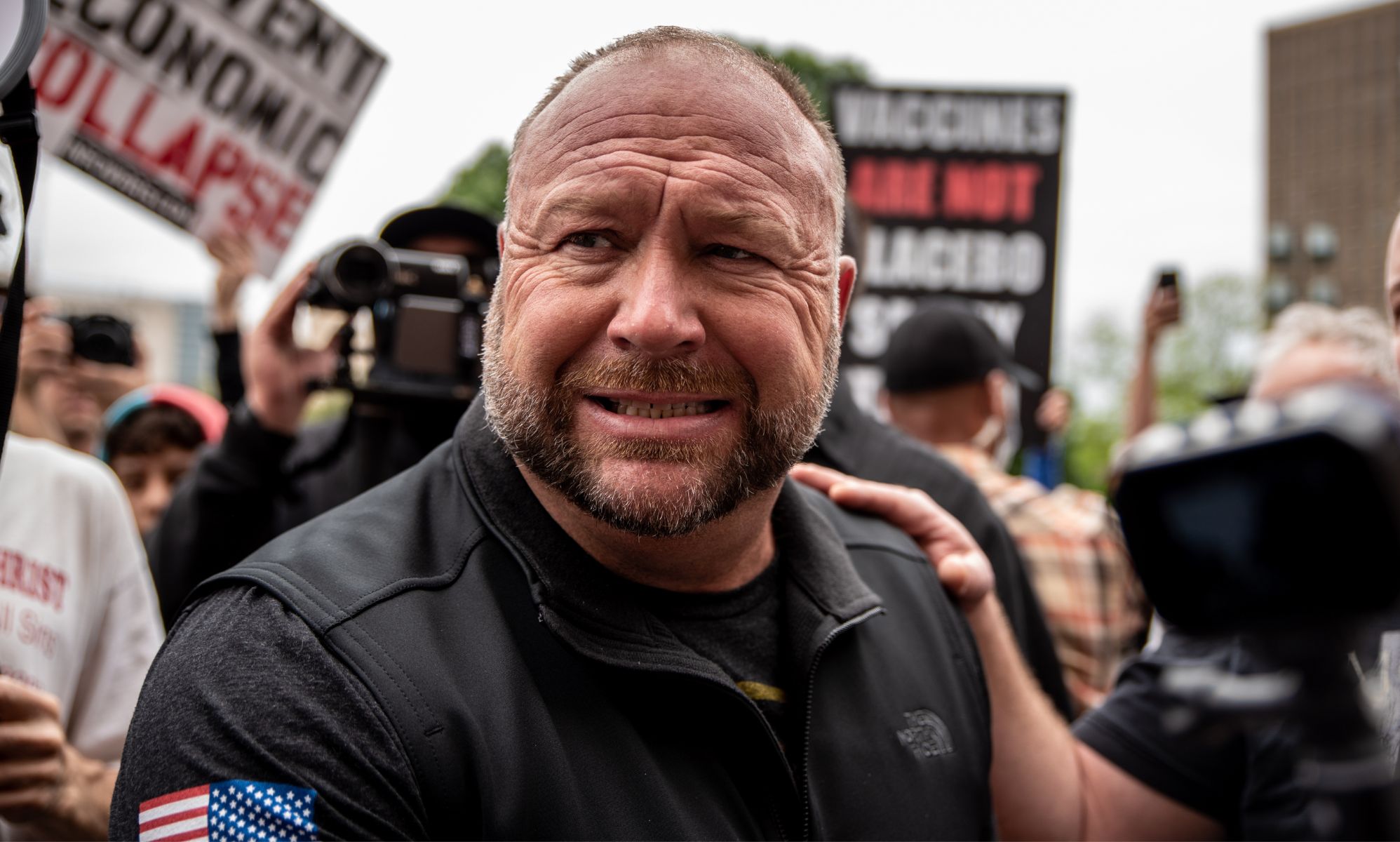 Alex Jones releases bizarre video game where players hunt zombie Hillary Clinton, 'Nazi dragon' George Soros and gay frogs