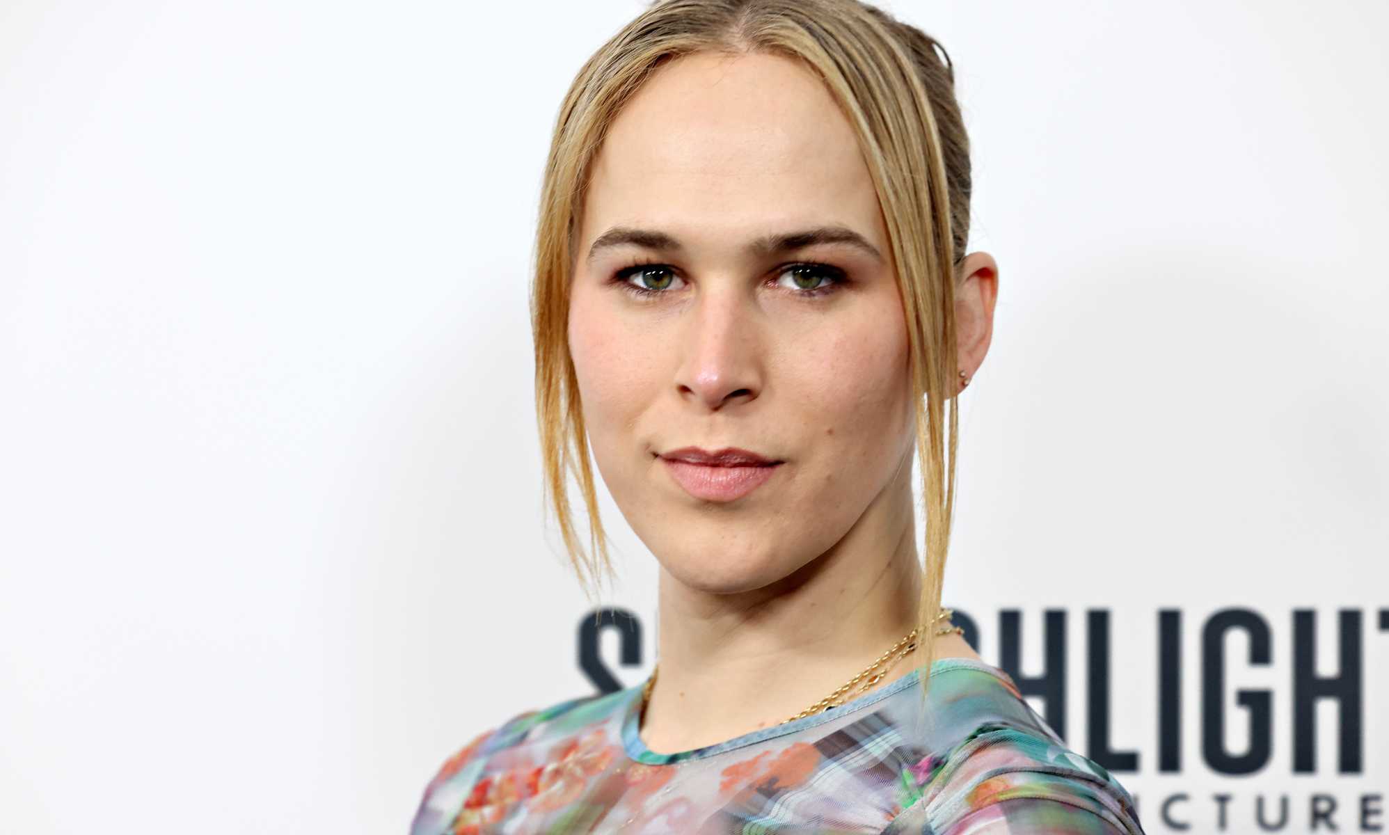 Tommy Dorfman confronts Delta staff over misgendering in viral video