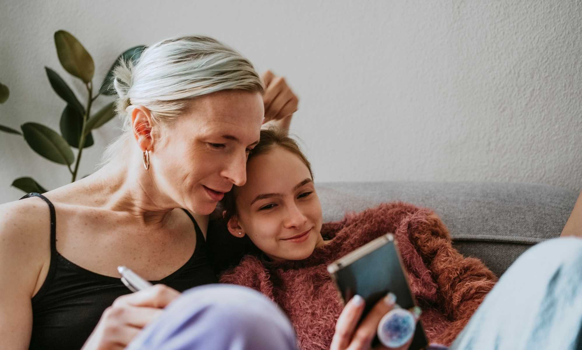 Aunties and 'othermothers' play huge part in supporting LGBTQ+ youth, new study finds