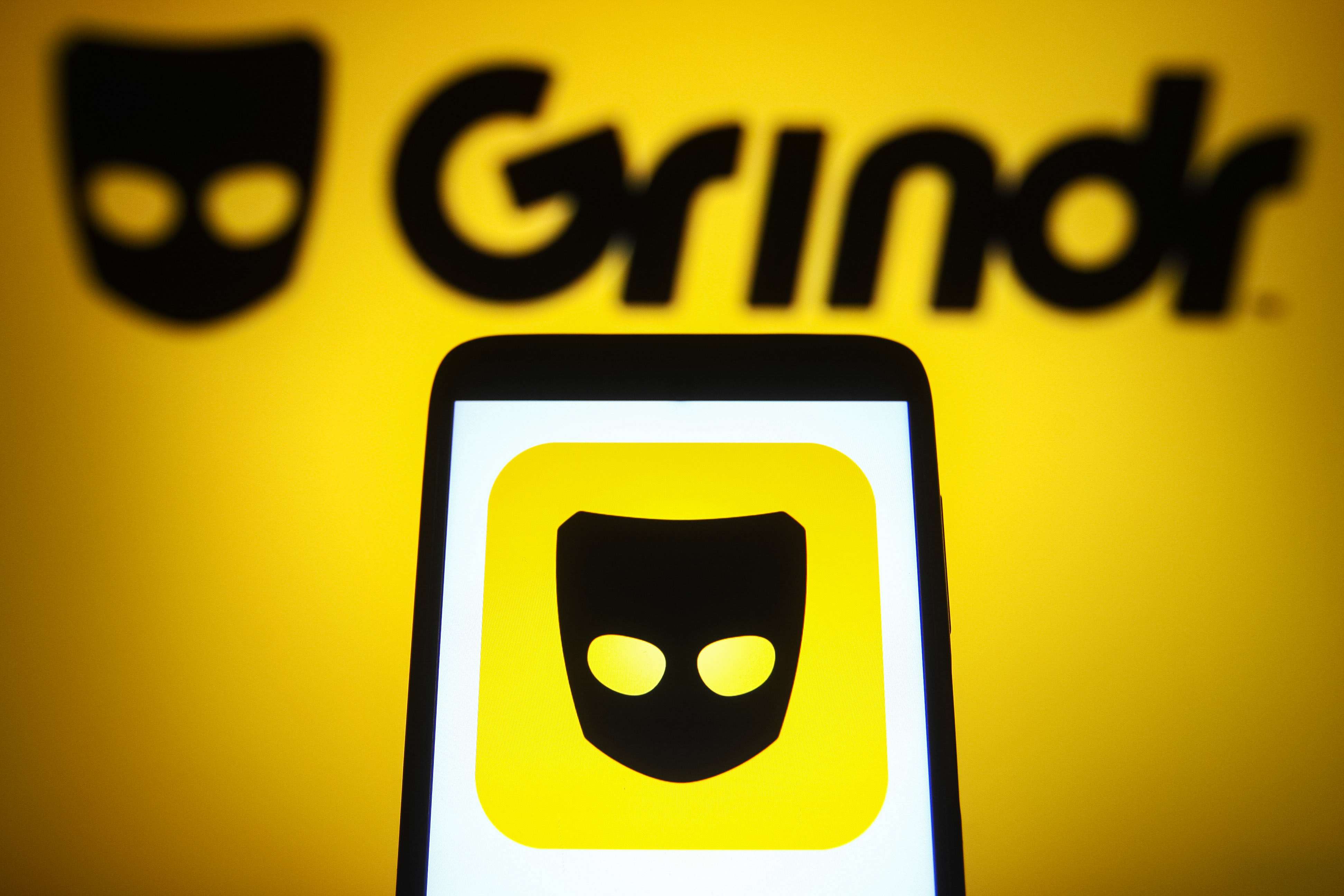 Grindr's trans-inclusive filter angers gay rights activist: 'Delete your service'