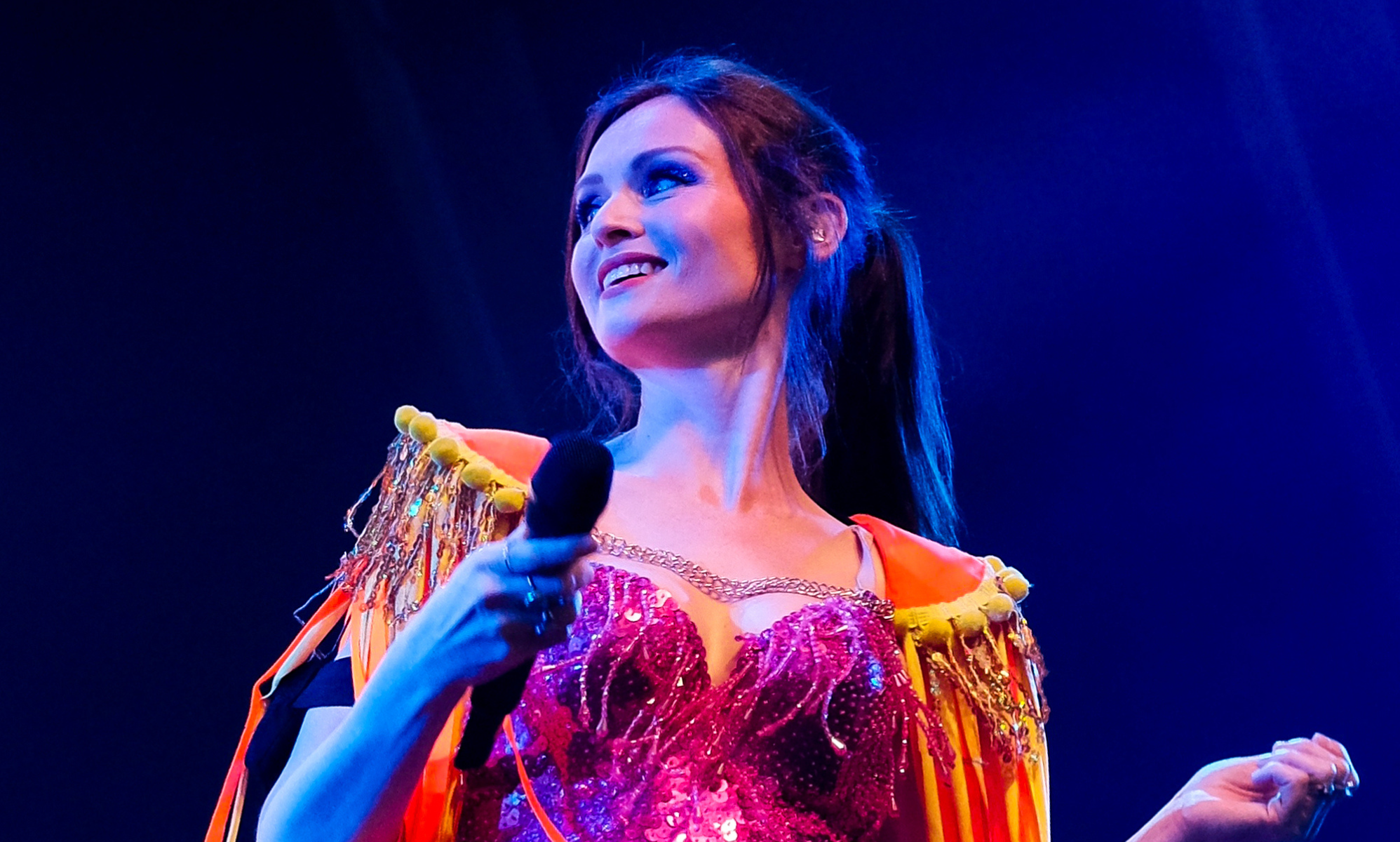 Sophie Ellis-Bextor pays tribute to 2015 Paris attack victims with 'Murder on the Dancefloor'