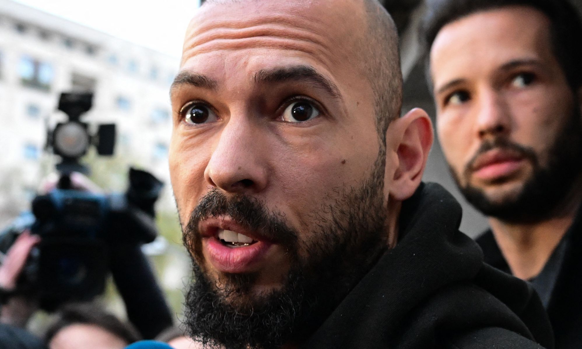 No, Andrew Tate didn't tweet that straight men should give one another oral sex and handjobs