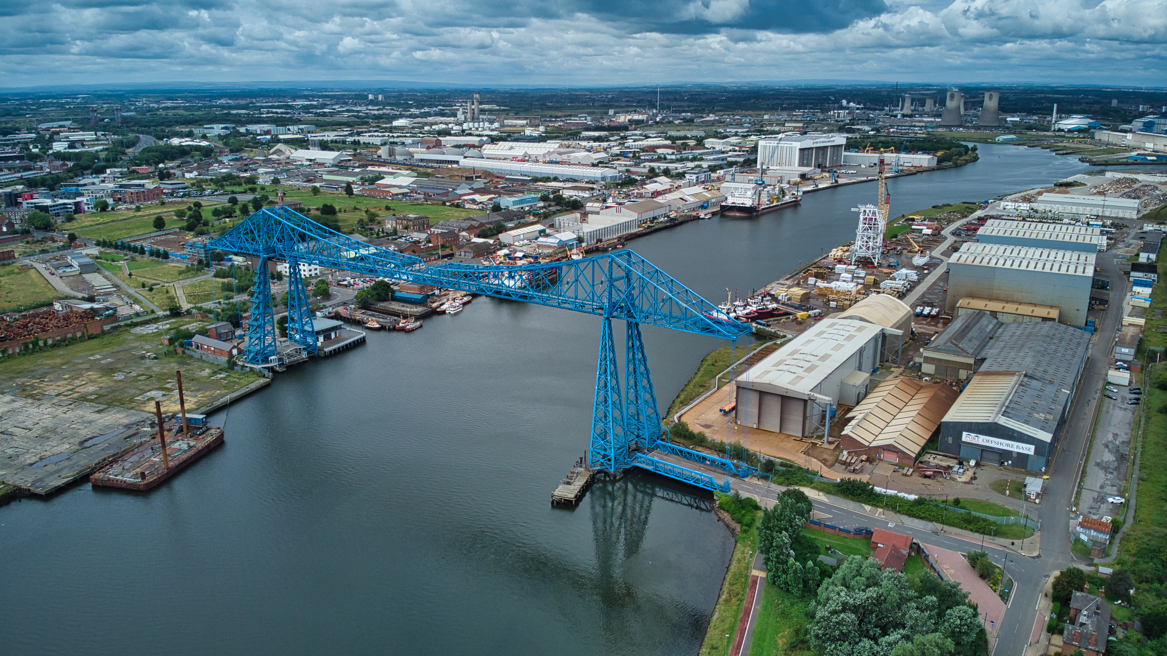 Middlesborough transporter bridge crossing River Tees, Middlesborough, North Yorkshire, England, Britain
