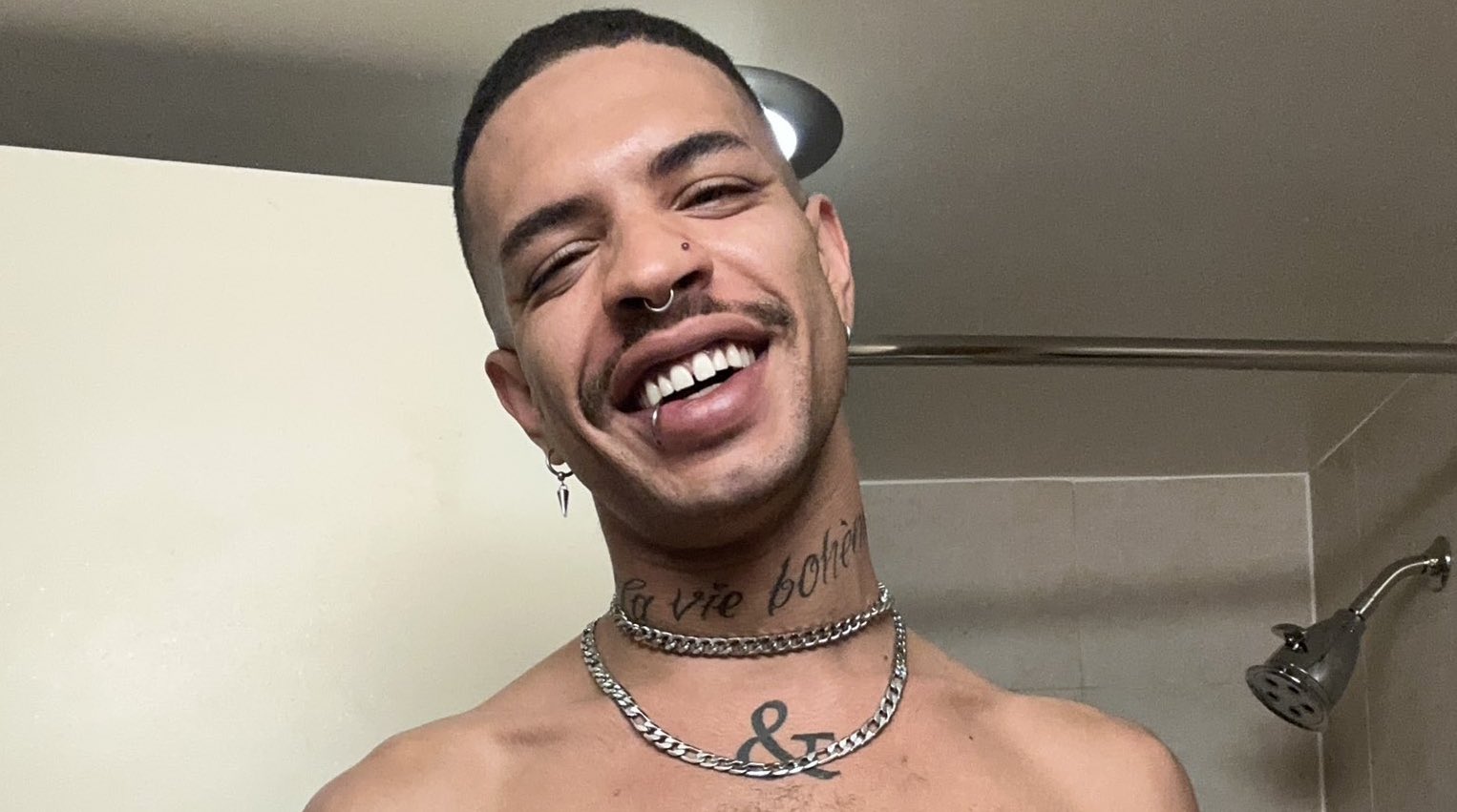 Drag Race star Yvie Oddly posts another full-frontal nude to promote her memoir