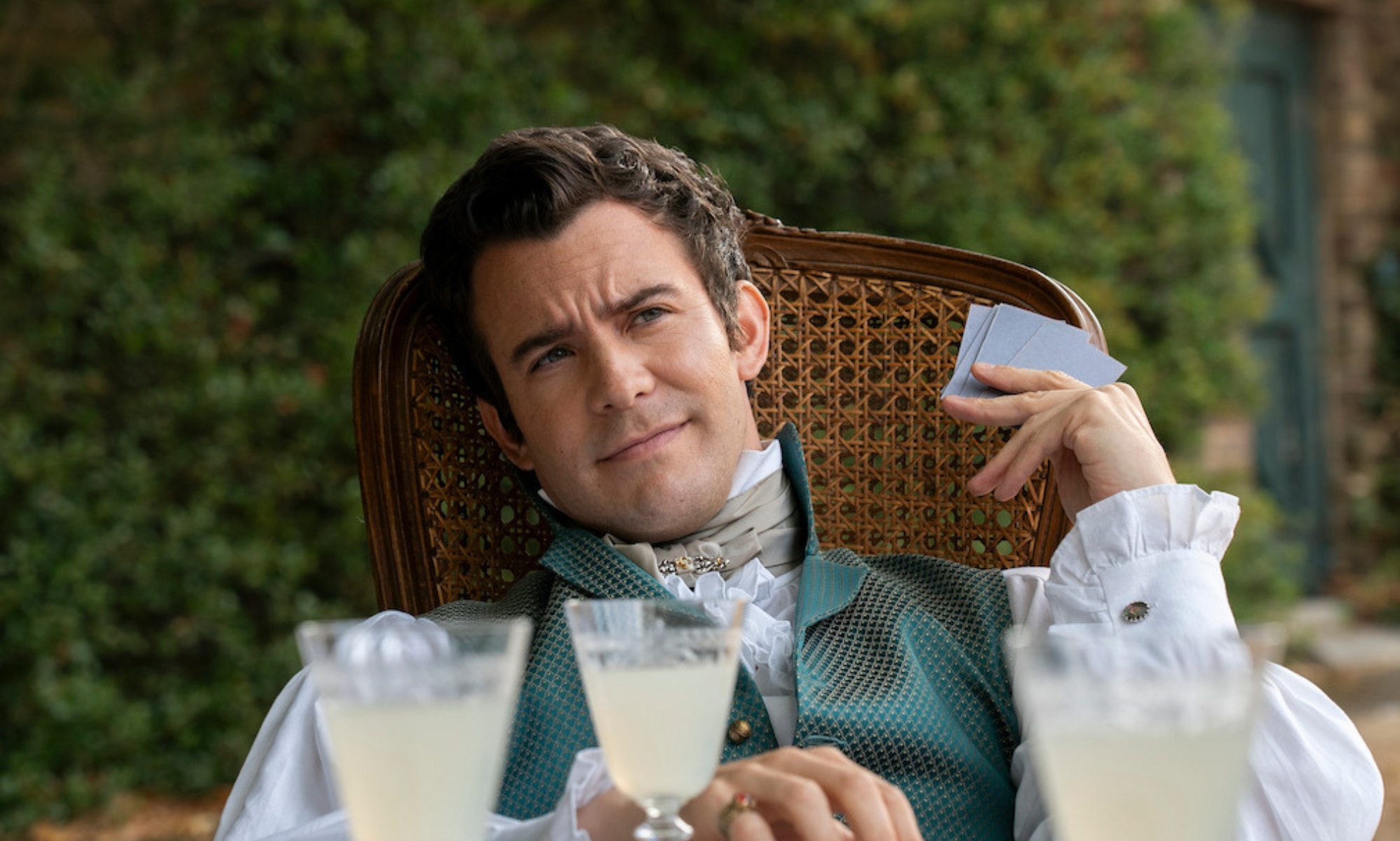 Is Benedict gay or bisexual in the Bridgerton books by Julia Quinn?