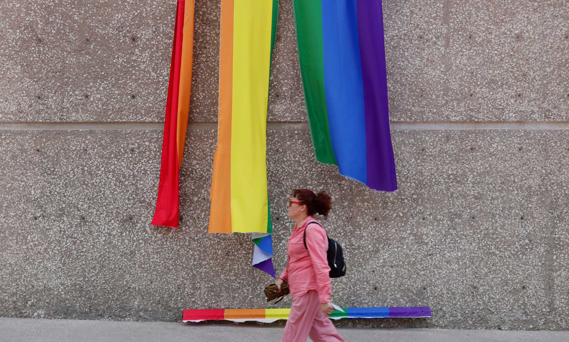 Crowd filmed tearing down Pride flag in Mexico, sparking pro-LGBTQ+ rally