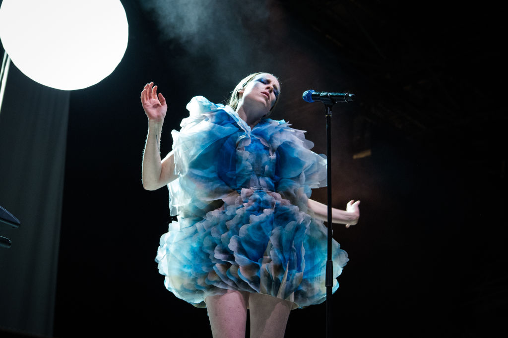 Allie X announces 'Weird World Tour' dates with Violet Chachki