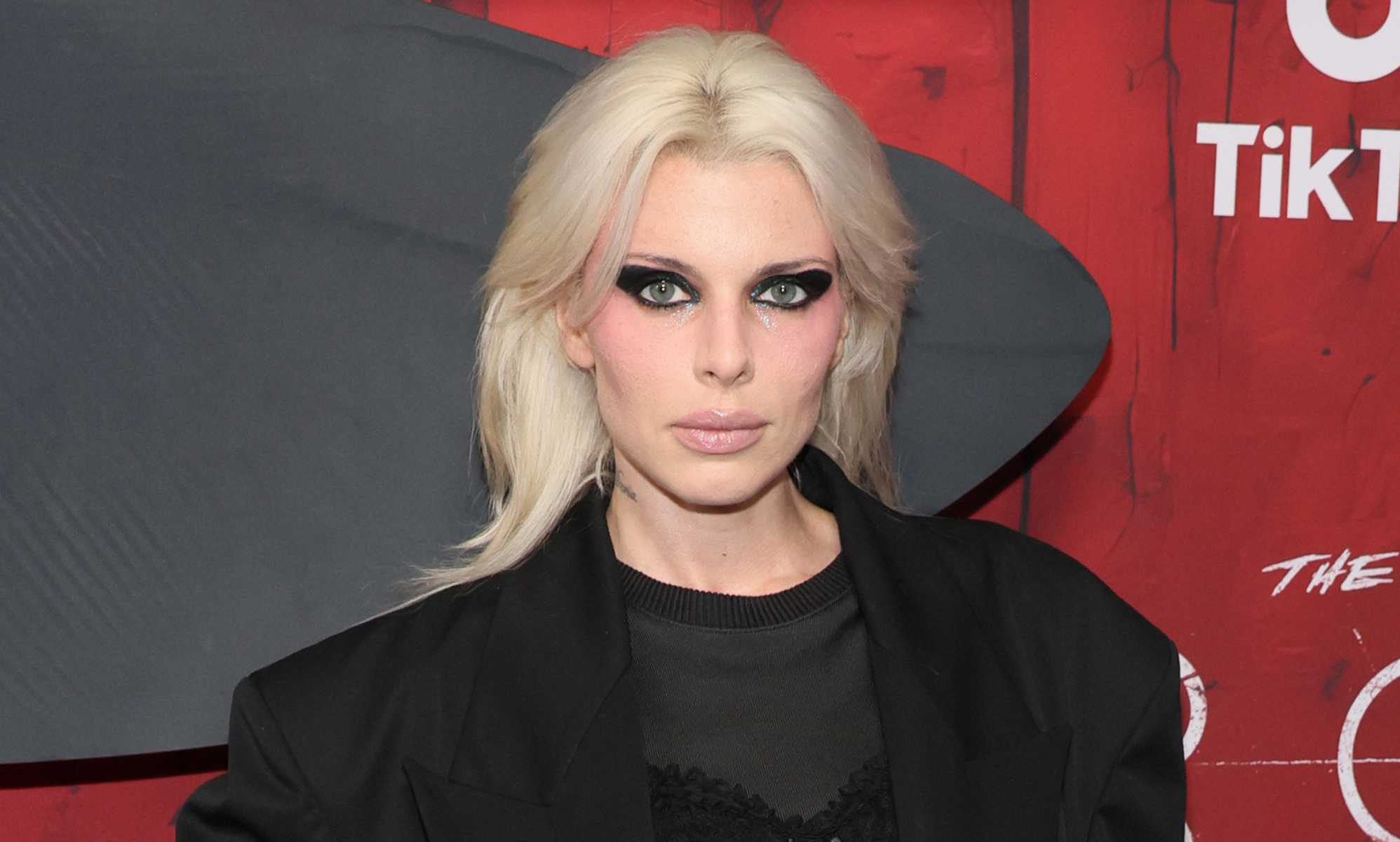 Julia Fox discusses her sexuality after seemingly coming out as a lesbian