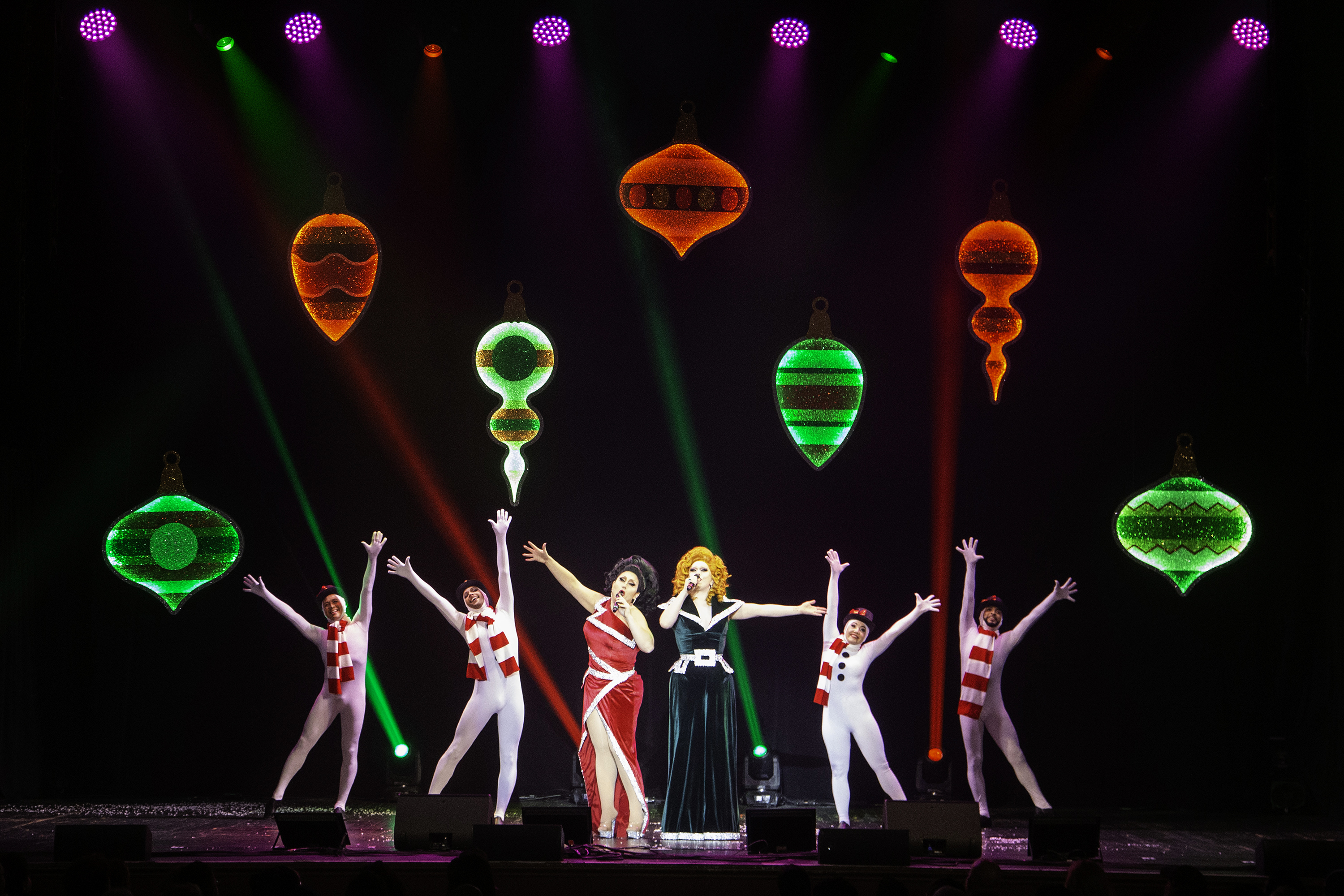 The Jinkx and DeLa Holiday Show tour begins on 7 November in Charlotte, NC.