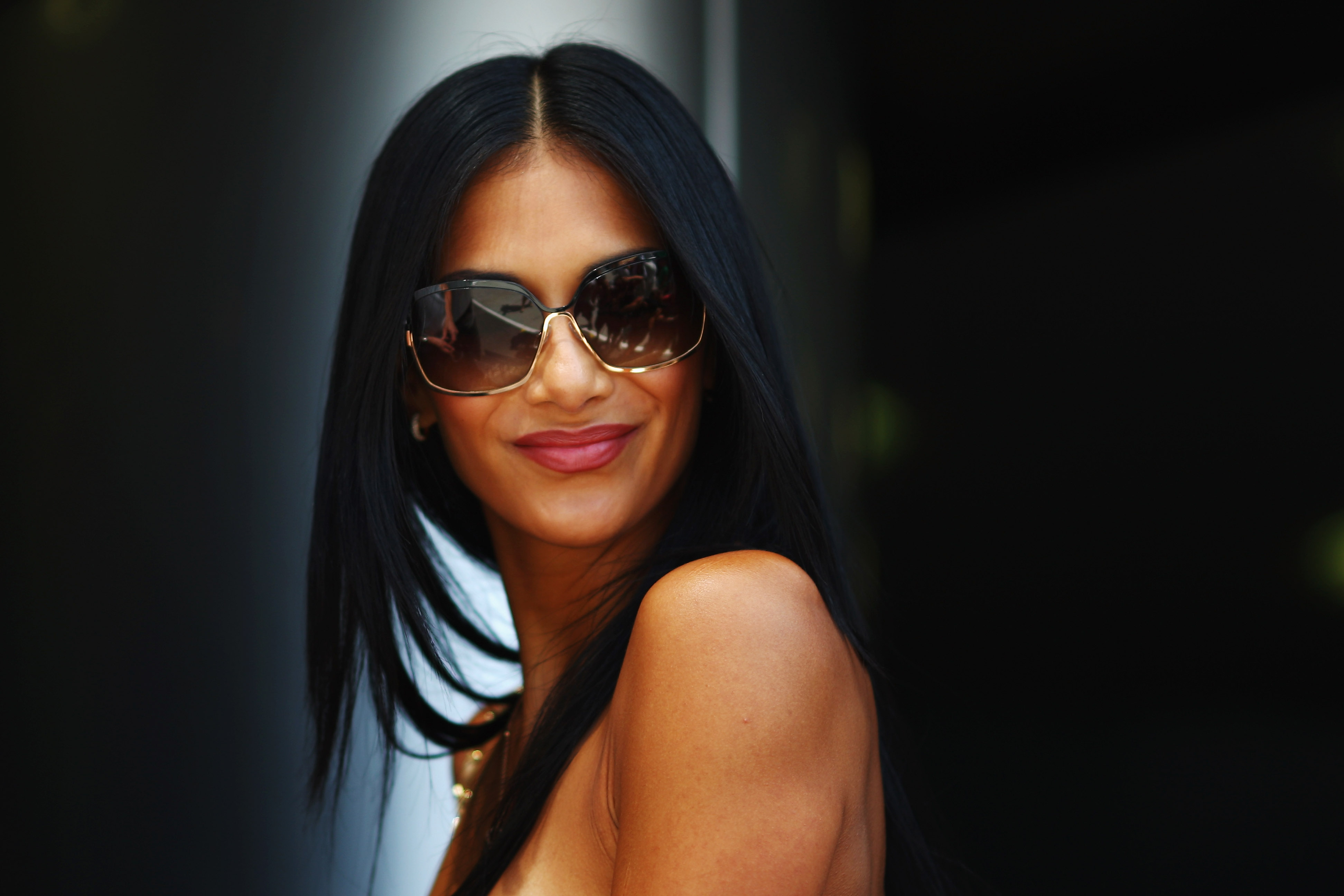 Nicole Scherzinger apologises for controversial comment under Russell Brand's post