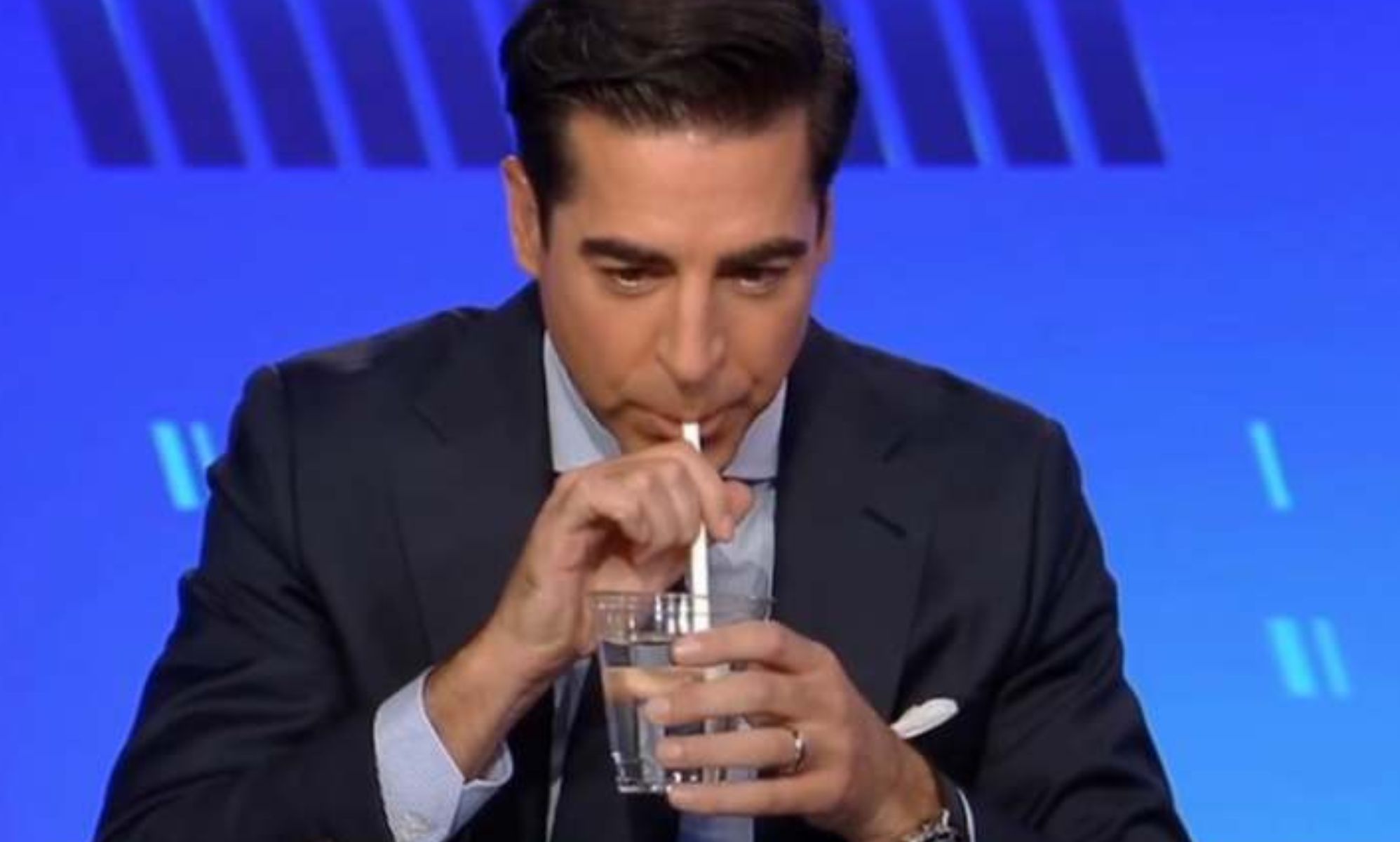 Fox News host roasted online for bizarre 'hyper-masculine' straw rule: 'Imagine being this weak'