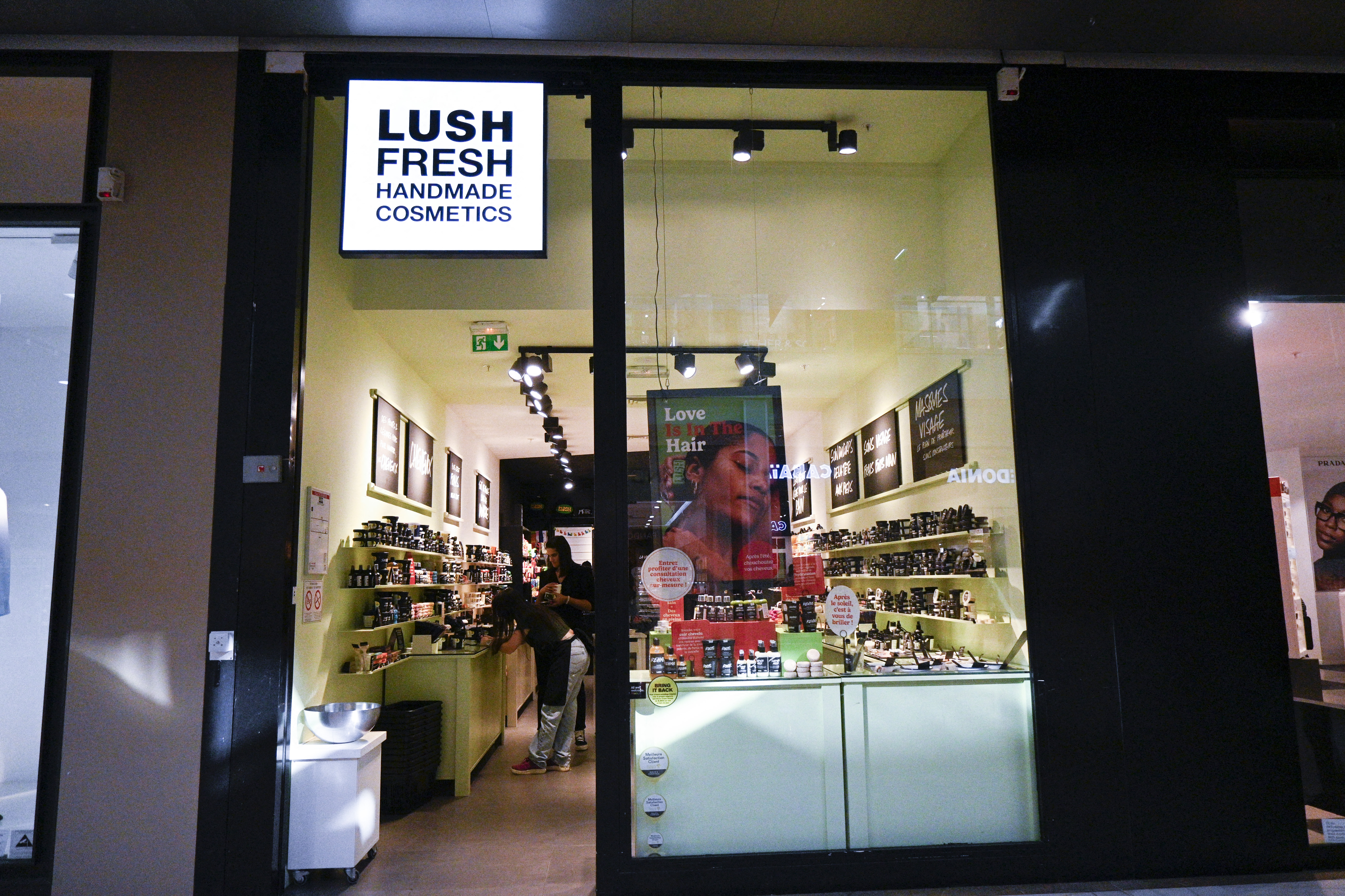 Lush Cosmetics Store