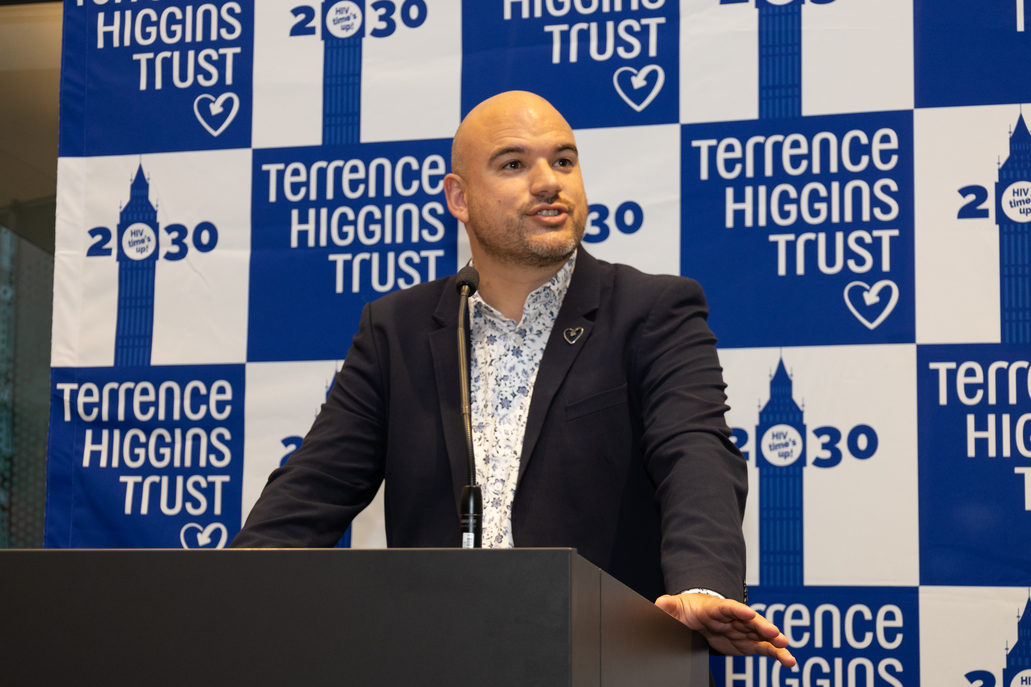 Richard Angell (Gus Campbell)