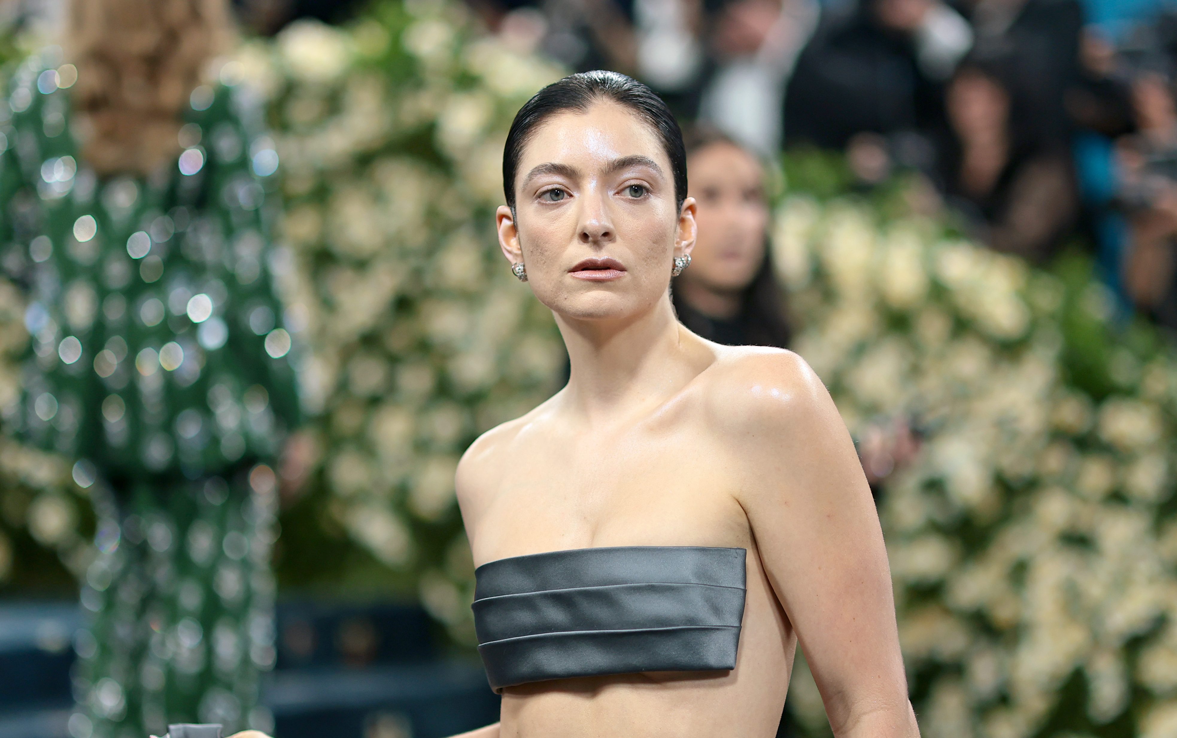 Lorde attends the 2025 Met Gala