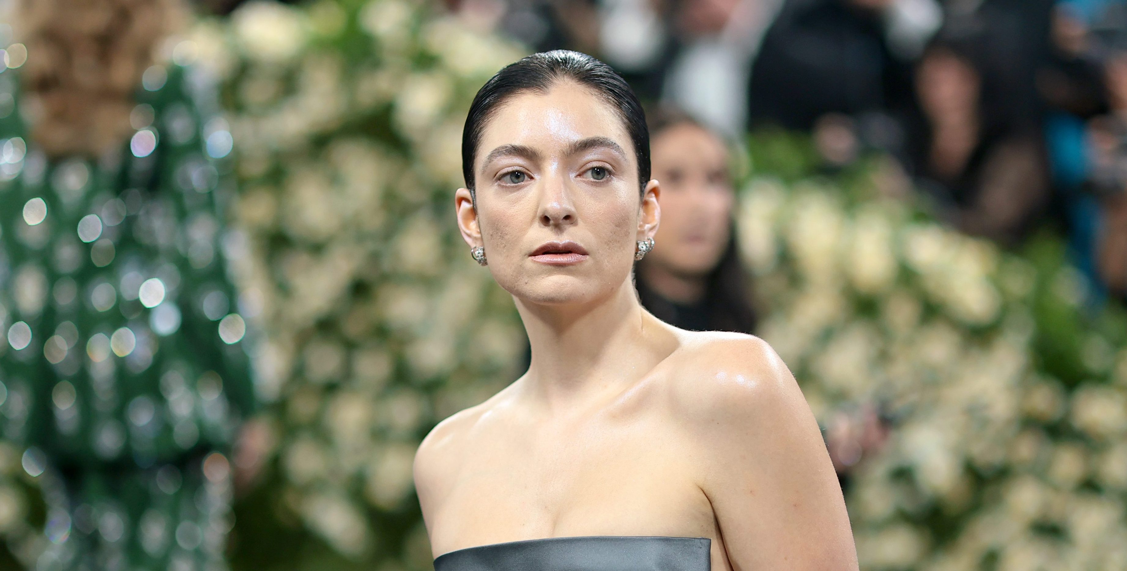 Lorde's 'Virgin' vinyl packaging features a picture of a vagina: 'Not the Lordeussy being out'