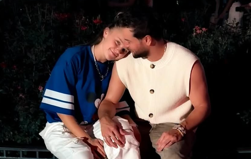 Fans think JoJo Siwa and Chris Hughes are now officially an item – this is why