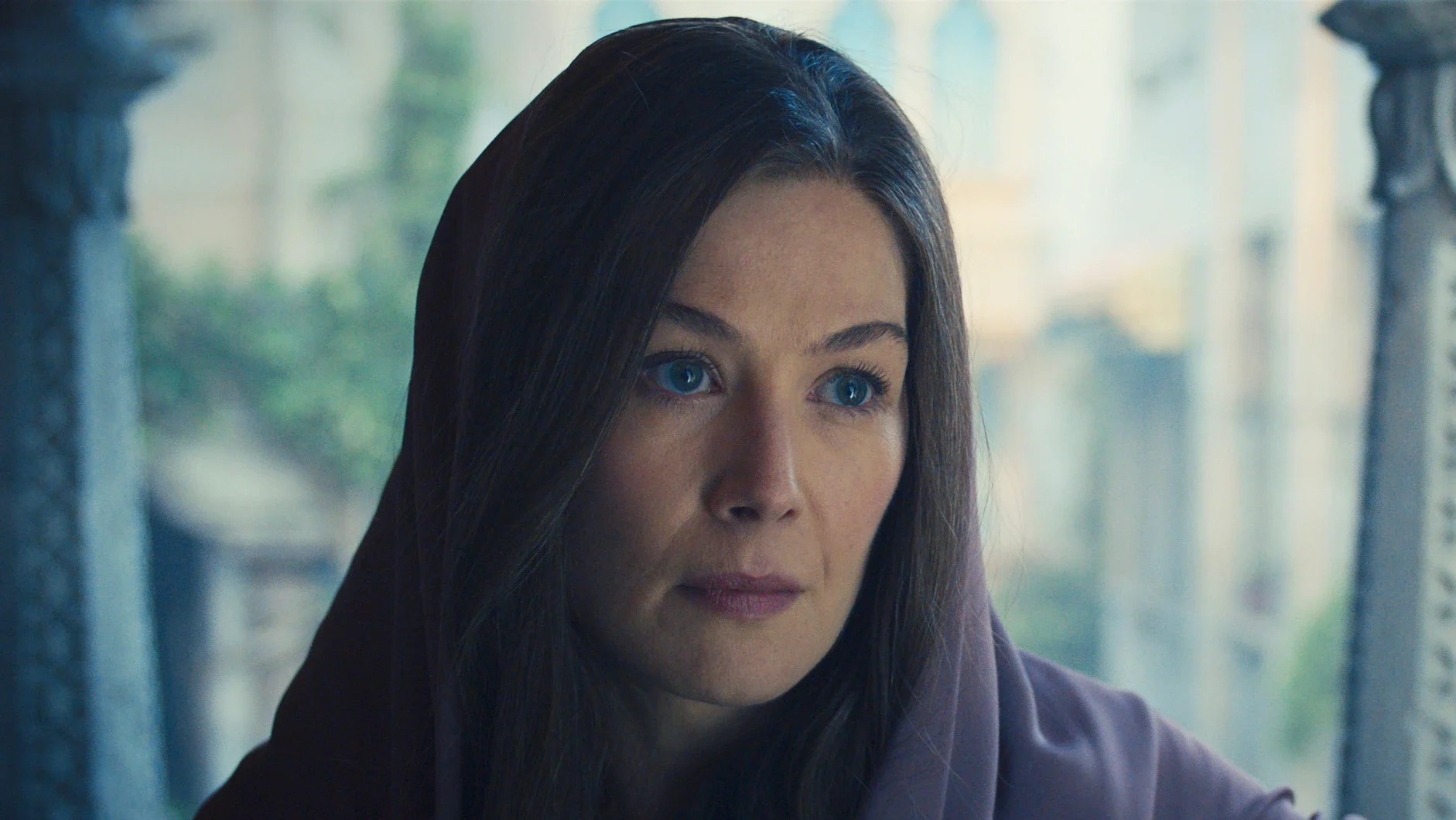 Rosamund Pike reacts to axing of queer-favourite fantasy show The Wheel of Time