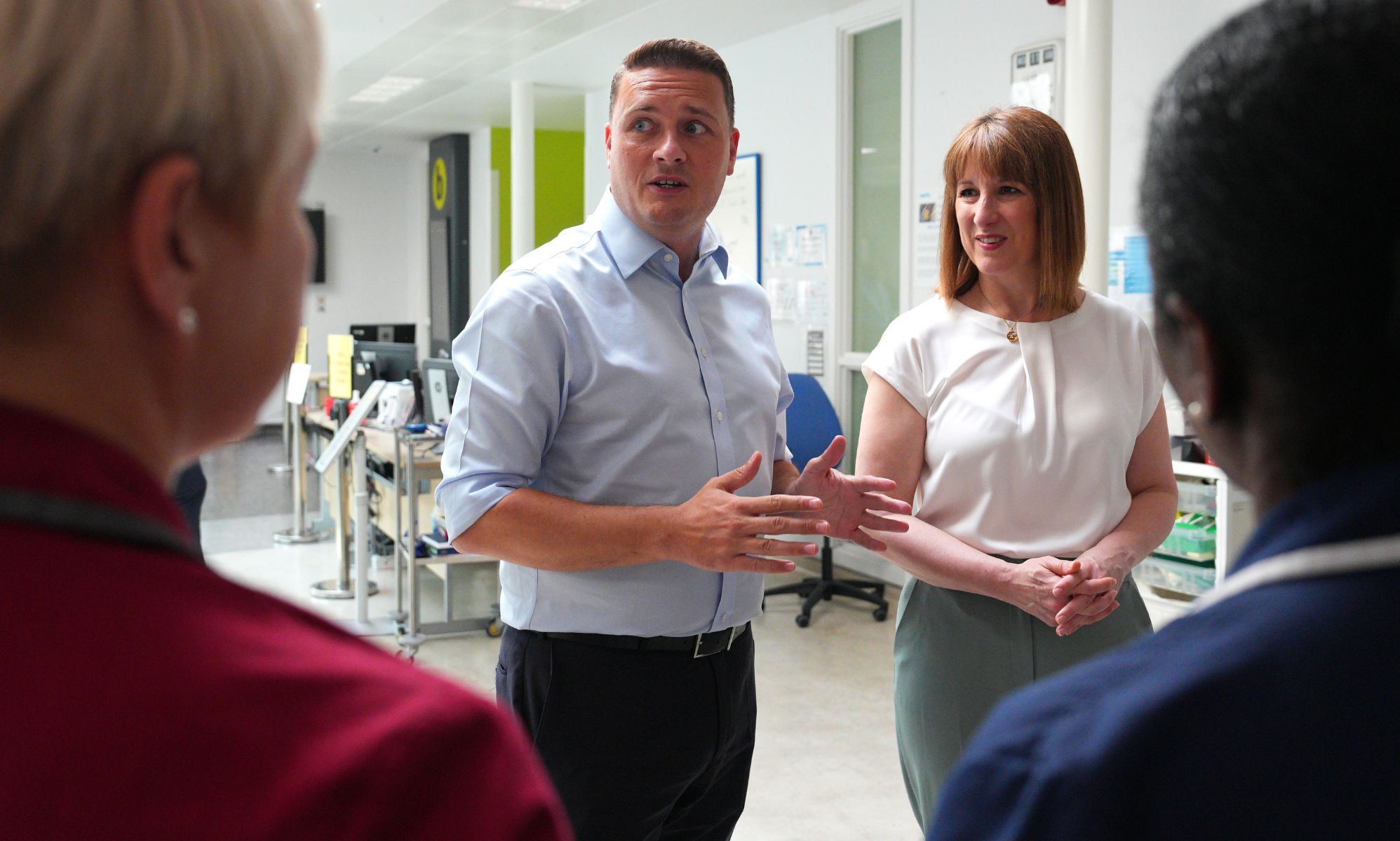 Wes Streeting and Bridget Phillipson in an NHS hospital.