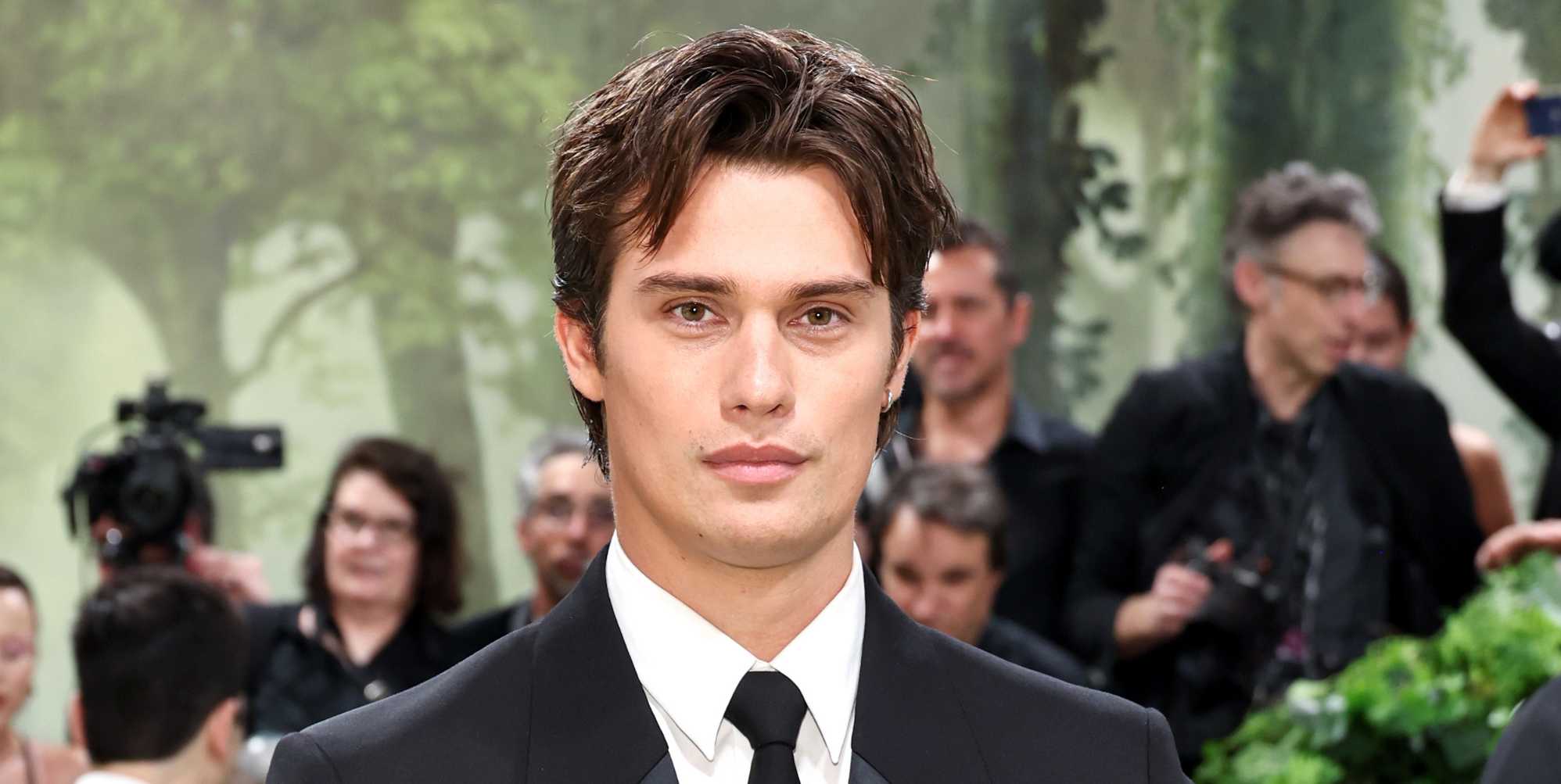 Nicholas Galitzine sets internet ablaze with birthday bicep selfie: 'He's for the gays'