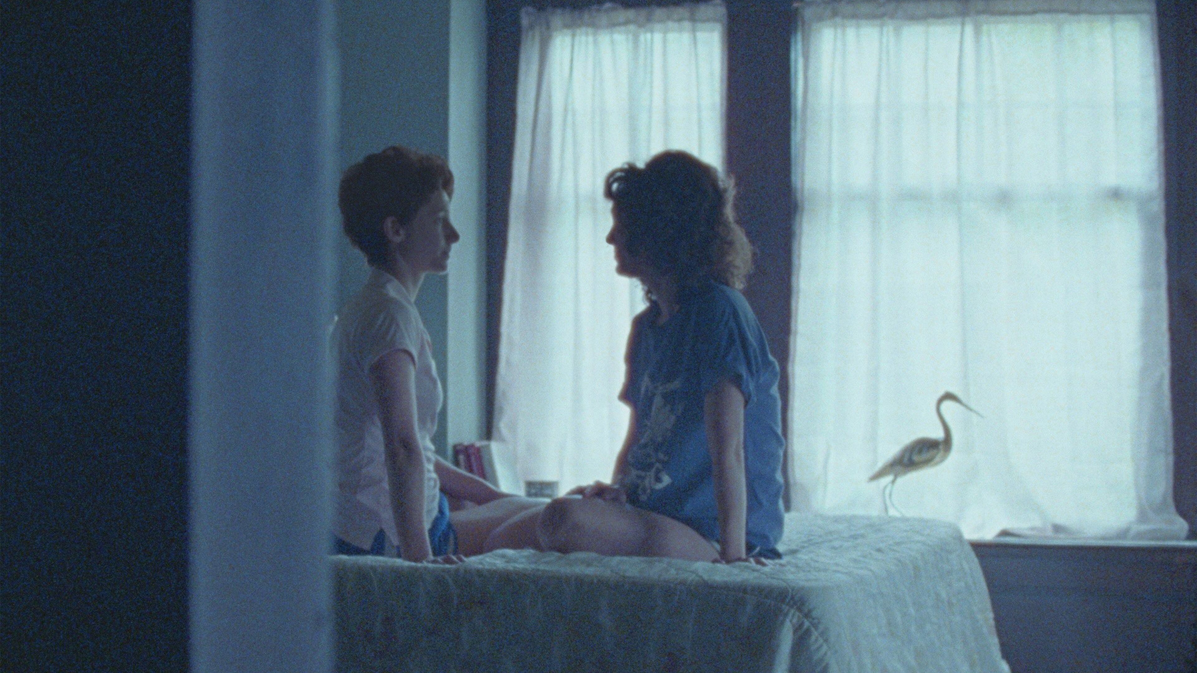 Actors playing Sally Ride and Tam O