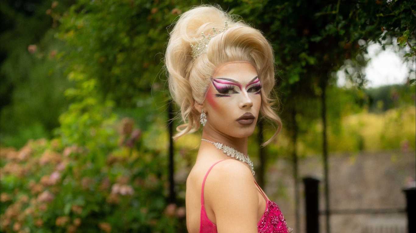 16-year-old schoolboy attends prom in full drag in bid to inspire others 