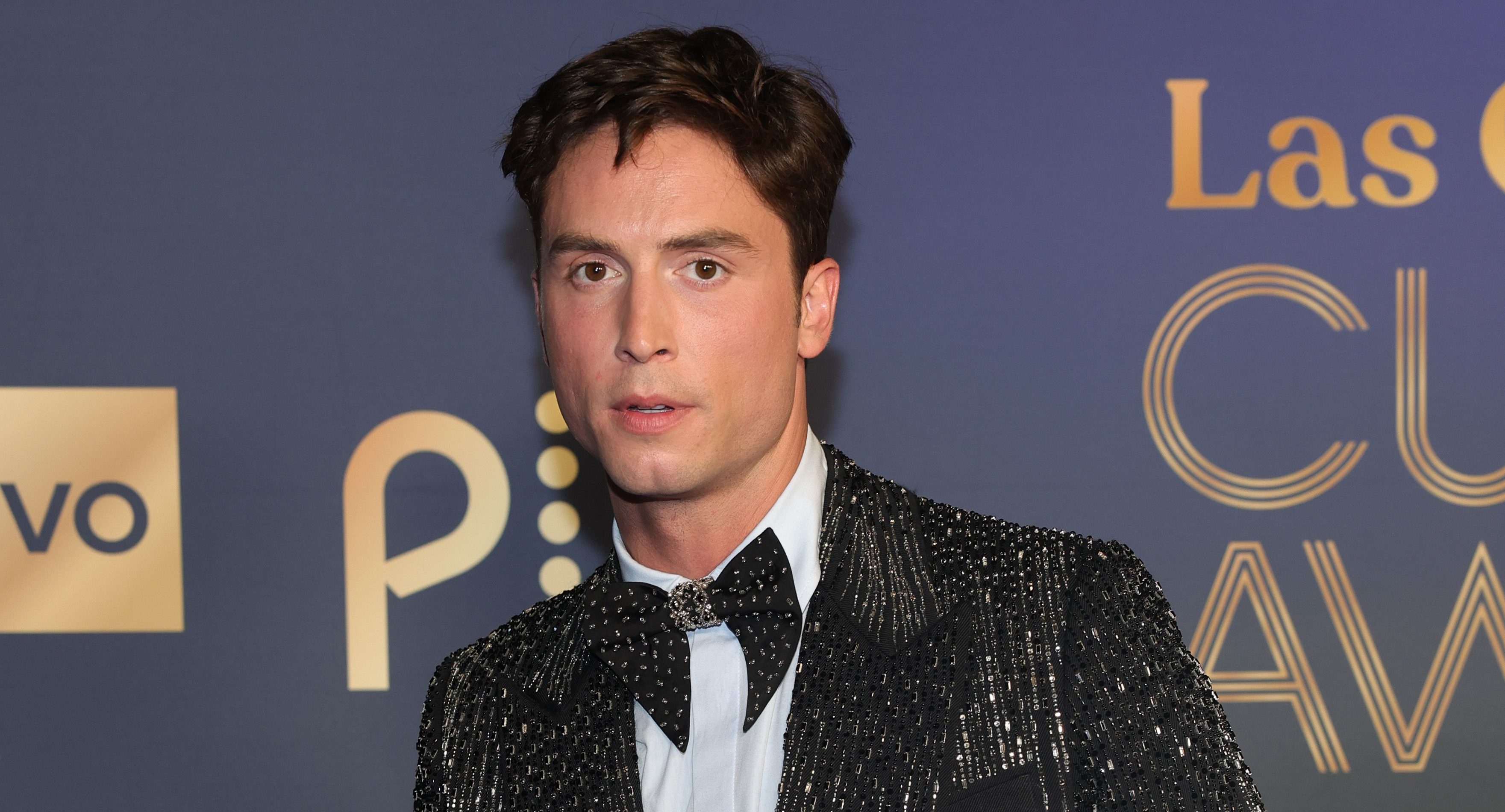 Overcompensating’s Benito Skinner delivers ‘important’ dating advice to straight men