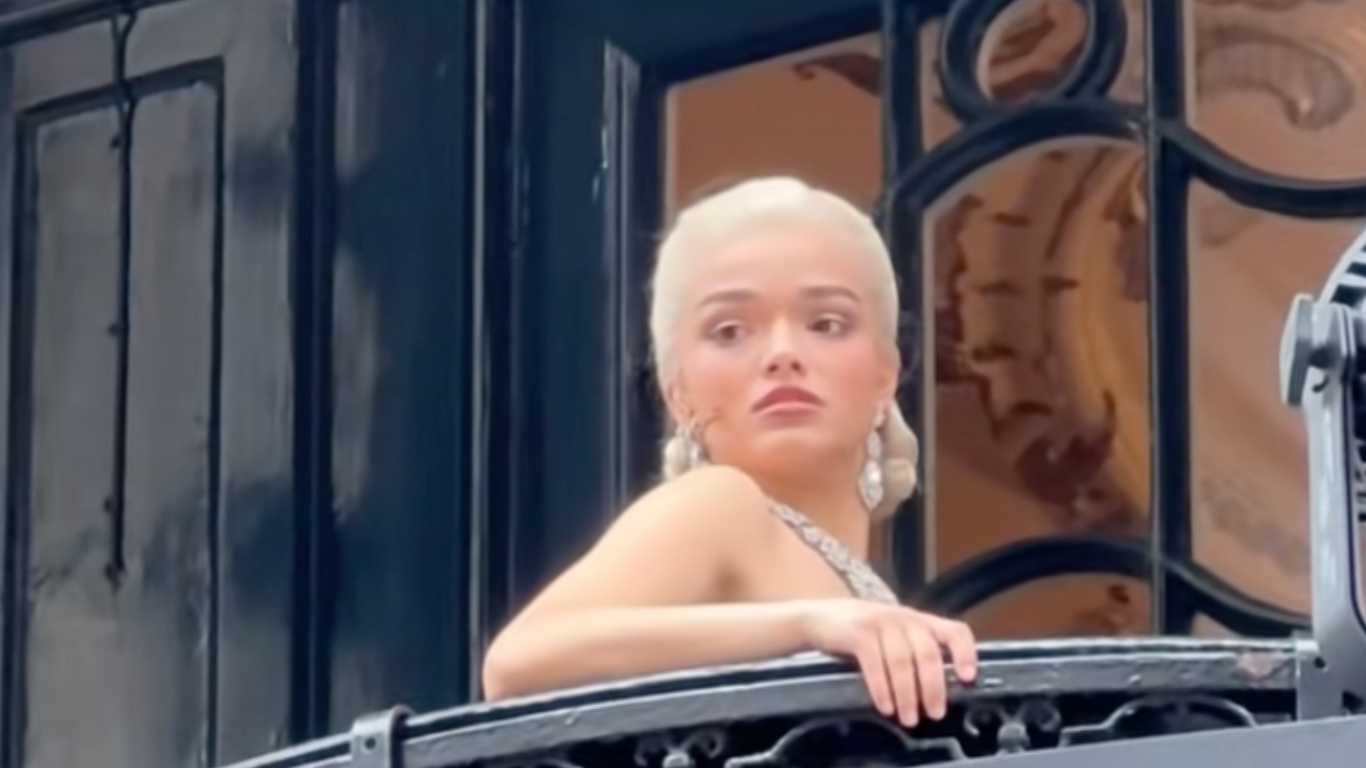 Rachel Zegler changes lyrics during public Evita performance to celebrate Pride in London