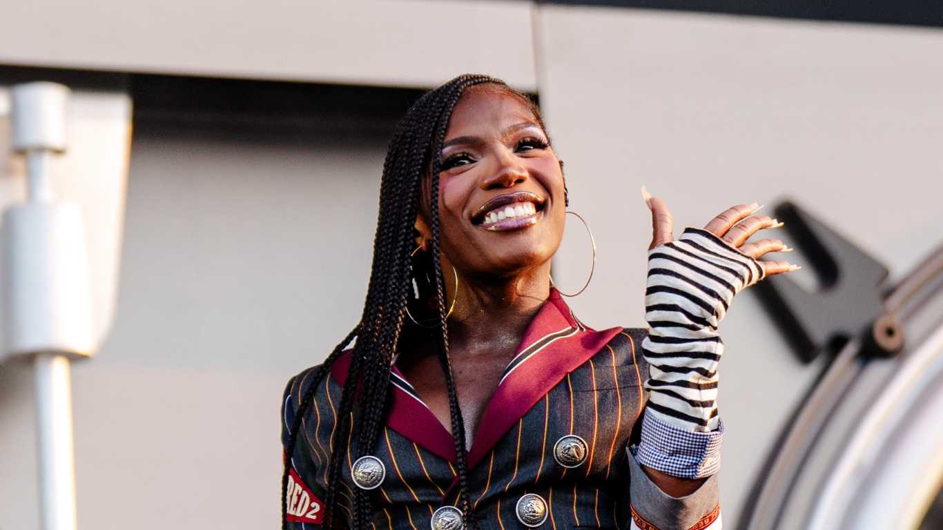 Fans react with delight as Doechii uses 'tight' Lollapalooza performance to announce first tour