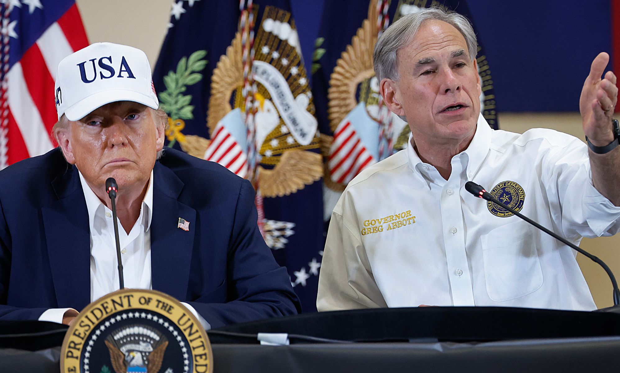 (L-R) US President, Donald Trump, and Texas attorney general, Greg Abbott. 
